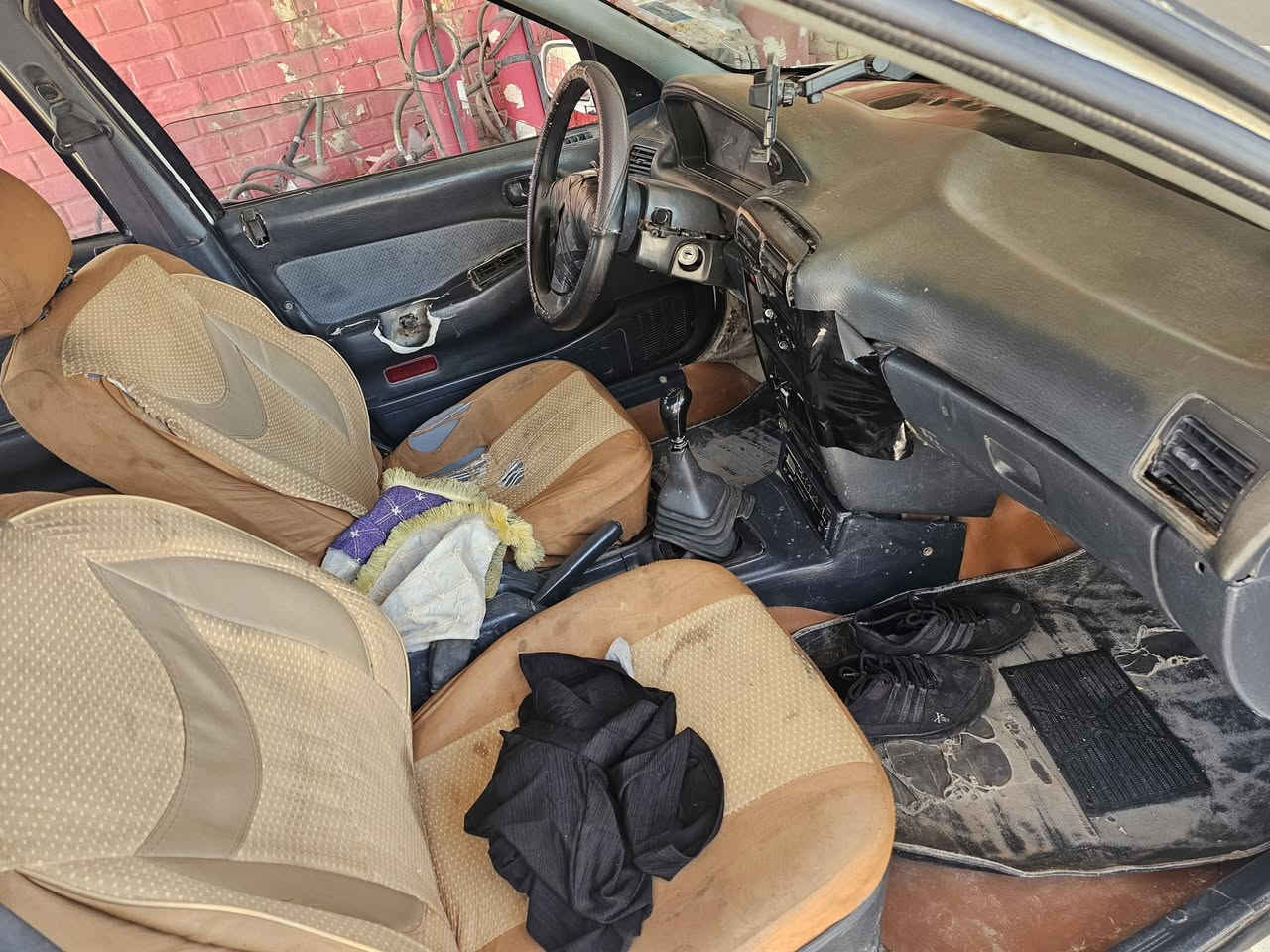 السلام عليكم كيا سيفيا للبيع رقم جديد با اسمي مكان ديالى شرط محرك وكير وحداديه وصدره جديد خير من الله رايده ب 26 ورقه رقم التلفون ***********

