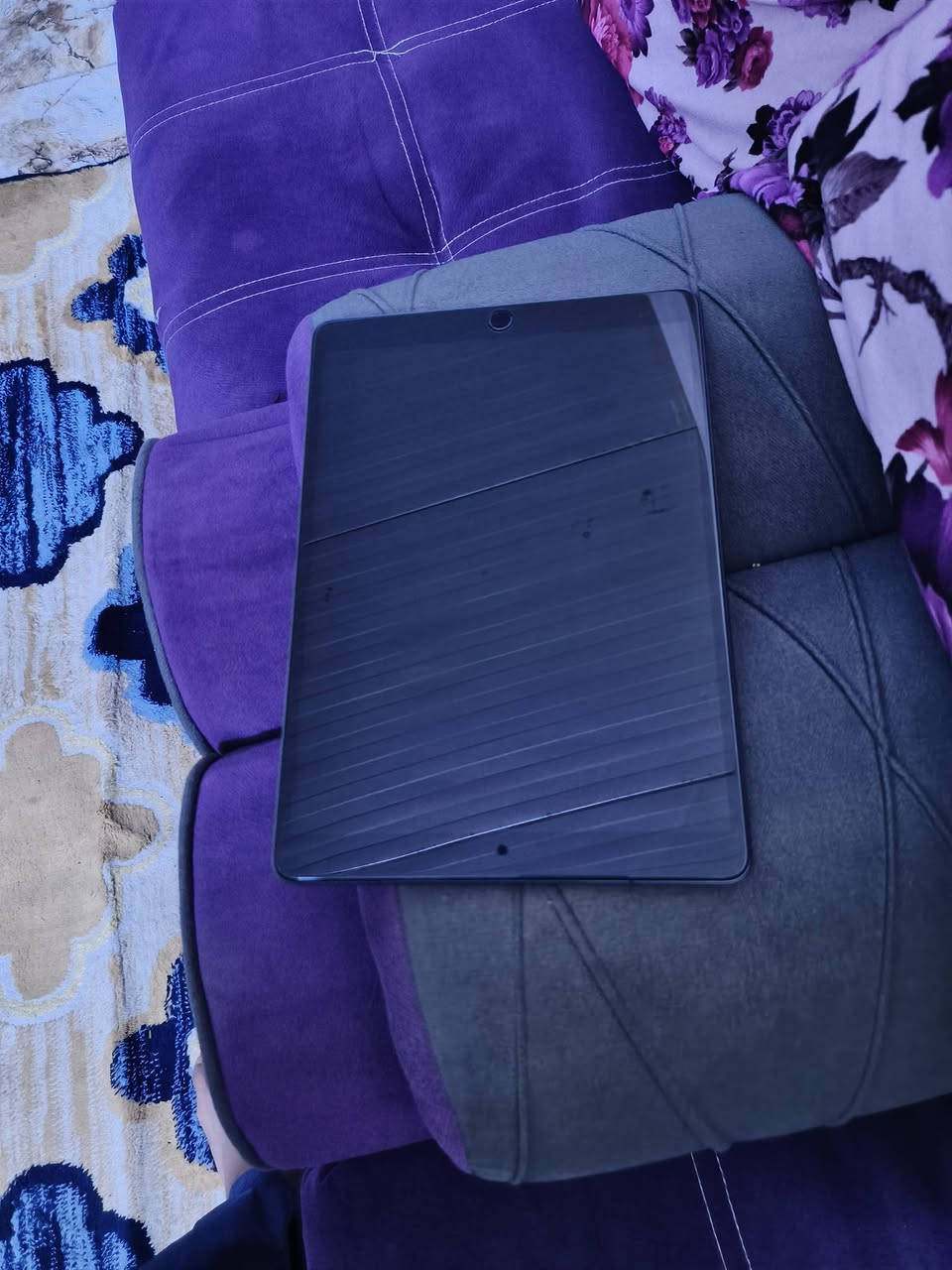 ايباد  إير3 للبيع ذاكرة 64 نضيف كلش زلغ مابي وفحص حاسبه إله تاخذه سعره 250 __***********0
