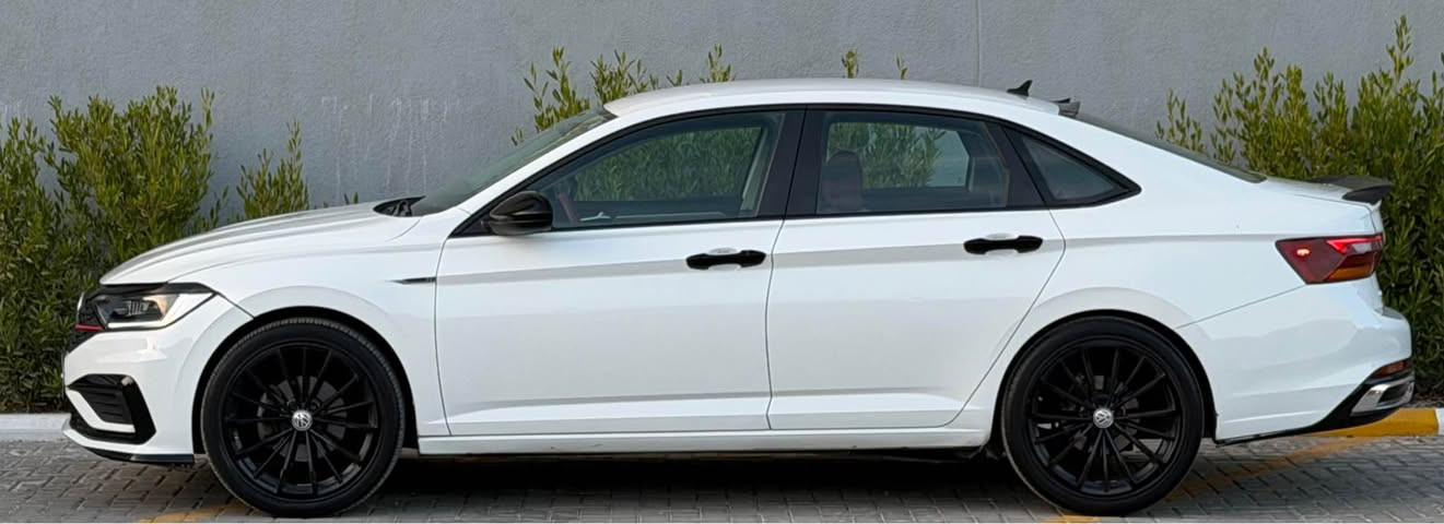 السلام عليكم اخوان
فولكسواكن جيتا ( 2019) 
محرك 4 سلندر 1400 توربو 🚀
كير اوتو

مواصفات S
شاشه كبيره
كار بلي
كامره خلفيه دواره
تحكمات ستيرن
اوتو ستوب
هاند بريك بصمه
كشنات جلد
لايت Led
بك لايت Led
عليه دعاميه وشباك GLi شكل الجديد
عليه ويل كب 19
عليه دعاميه خلفيه امريكا مسل
وبعد عليه اضافات سكوب وسبايدر
اخوان سياره 
حادثه جاملغ وبنيد
 وبلعراق صار بيه صبغ نص جاملغ خلفي
رقم بغداد تحويل مباشر ثاني يوم 
مكان السياره المنصور او الغزاليه 
السعر 133 وبي مجال بسيط 
للاستفسار (***********) بغداد, العراق
