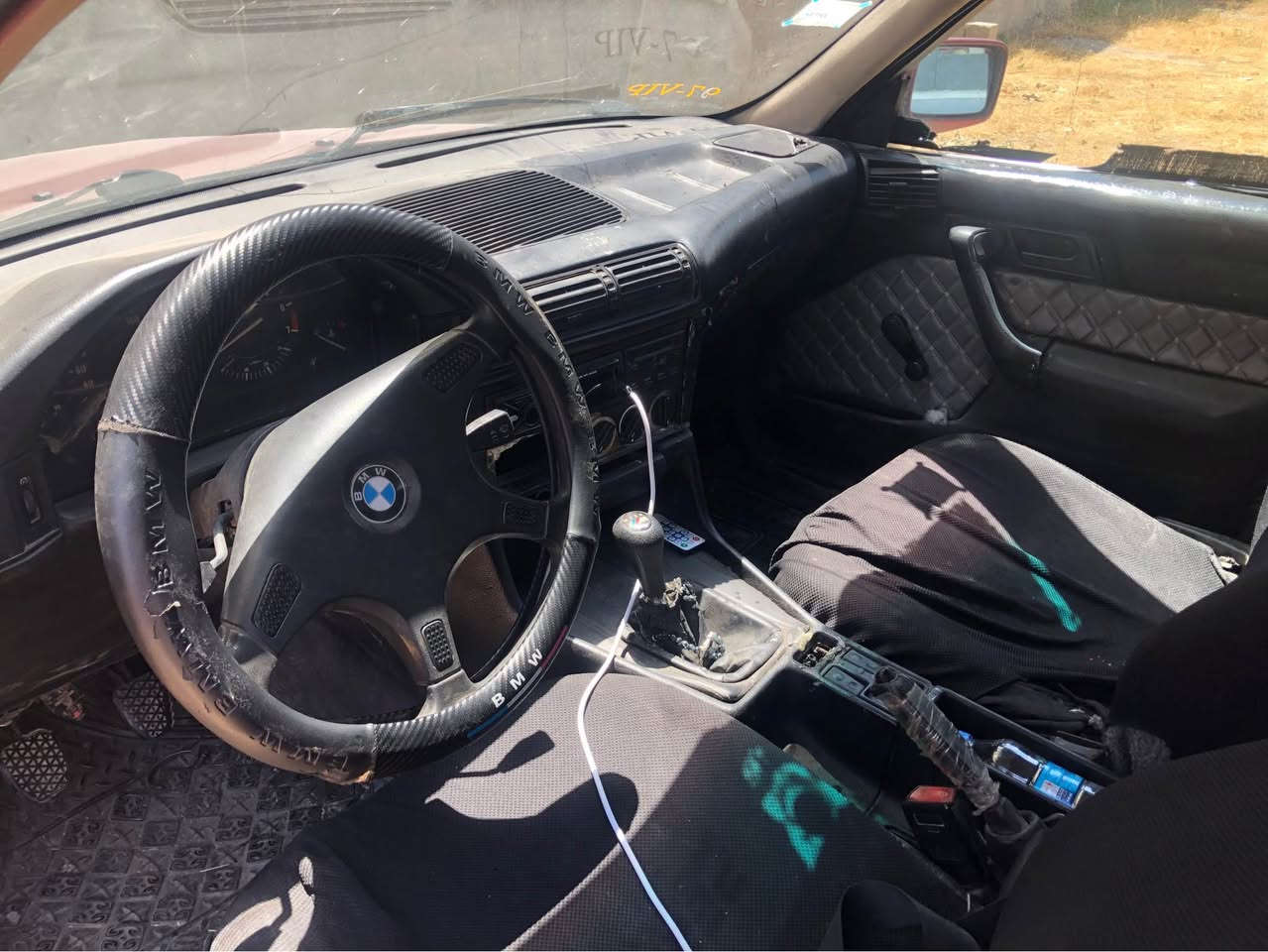 بيئم موديل ١٩٩١ كئرو مةكينة بةشةرت مةكينة ٥٢٠ گئر حادي دوكةل و بوخار بةشةرت سةيارةكة زور خاوئنة دةرةوة و ناوي وةك يةك بش و بشت كةبس  گئرحادية سلايت نية سةيارةكة زور زور بةقوةتة لة قوةت بئزارة لةكةر يةك ٥٣٠ هةستان و معدةل بكة بةرمةجةي حقلي كراية  سنةوي كةسك و واجيهةية شوئين هةولئر  *********** أربيل, العراق

