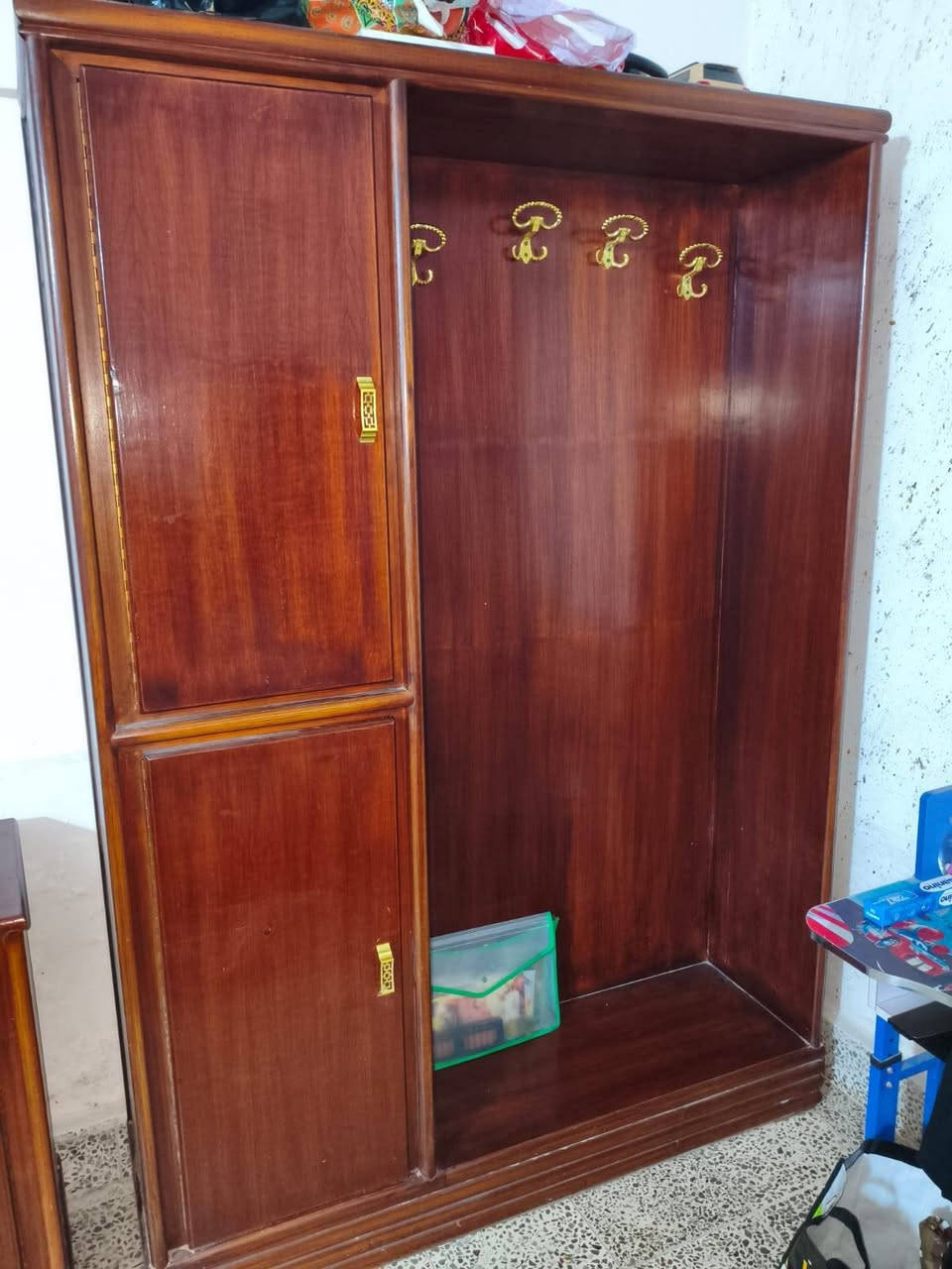 السلام عليكم غرفه نوم للبيع صاج شغل صاج ثقيل مكانه فلوجة 📍
تتكون من سبع قطع 
كنتور 
زاويه 
ميز مرايا 
تاج چربايه
وكومديات عدد ثنين...
الغرفه جدا ثقيله 📍📍
💸💸السعر مليون ونص
***********
♥️♥️♥️❤️‍🔥❤️‍🔥❤️‍🔥❤️‍🔥❤️‍🔥❤️‍🔥
