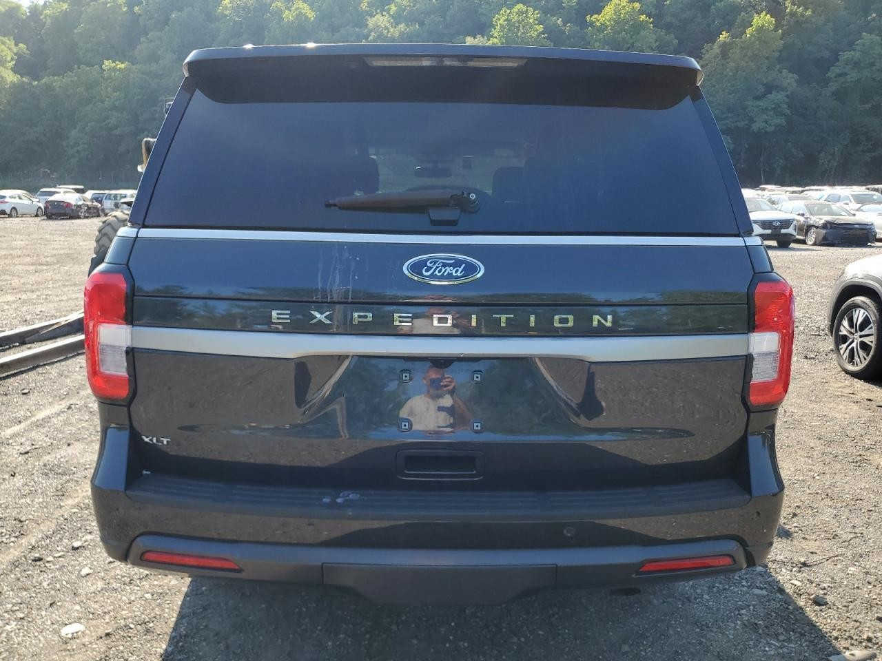 بالبصرة حاليا ... ابيع واصل بصره 
موديل 2024 ماشية 26 
حادثها كدامكم وحلو يعني تقريبا كلين السيارة 
ب 290 $ ممكن تدخل ع كتاب شهداء 
***********
