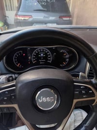 كراند شيروكي • ٢٠١٥ • فول مواصفات