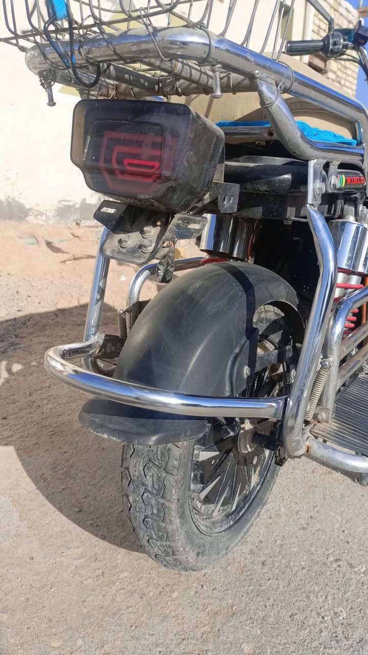 السلام عليكم دراجه شحن نظيفه كلش للبيع عوزها بس بطاريات  السعر 250 وبيها مجال موجود خاص او إتصال 
***********
