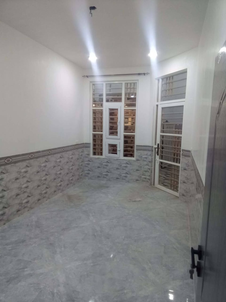 السلام عليكم اصطه سيراميك متفرغ حاليا ***********
