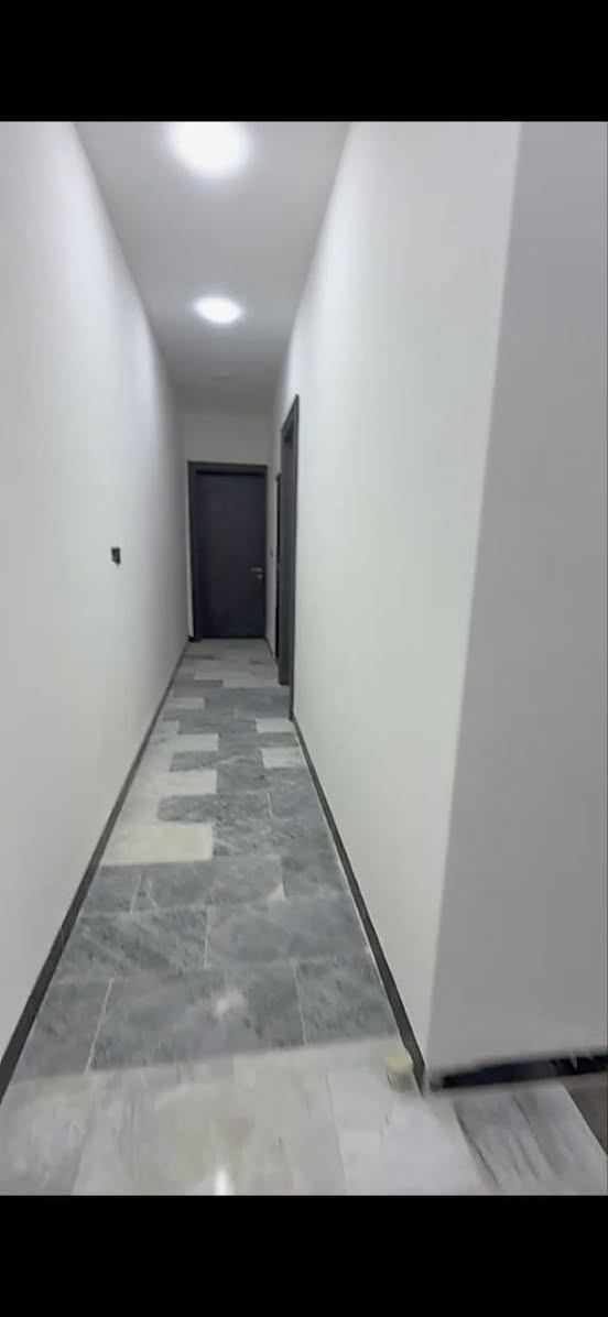 يتوفر بيت للبيع 🏠
الموقع الشعب شارع الاسواق المركزية قرب مدرسة غمدان📍
مساحة سند 105م واجهة 5م نزال 21م📄
⚫️مدخلين
⚫️بناء 2025 زيرو
⚫️استقبال
⚫️مطبخ
⚫️غرفة في الطابق الارضي
⚫️ غرفتين في الطابق الثاني 
للأستفسار ***********
