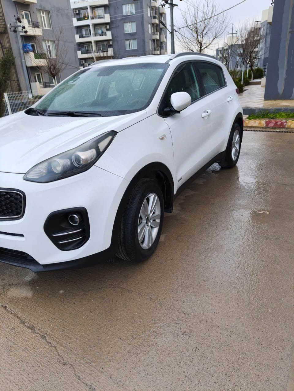 kia sportage 2017
کیا سپۆرتاج ٢٠١٧ خلیجی ، بۆ فرۆشتن
دەبڵ ئەکسل AWD
١٠٢٠٠٠ کم ڕۆشتووە 
کامێرە و حاسەی دواوە 🎥
کۆنترۆڵەکانی سەر سوکانی هەیە، کۆنترۆڵی خێرایی (تحدید سرعە) ، قفڵی ئەکسل ، 
درایڤ مۆد ئیکۆ و سپۆرت
ڕەقەم و سەنەوی نوێ یە
چوار تایەی نوێی لە ژێرە
سەیارەکە زۆر جوان و خاوێنە
گێڕ و مەکینەی بە شەرت هیچ کێشەیەکی تێدا نیە

٣ پارچە بۆیاخی هەیە لەگەڵ کەمێک لای شانی سەکن

💵 نرخ:  168$ 
📍شوێن: سلێمانی
☎️ ژمارە خاوەنی: ***********

عربی/
کیا سبورتاج ٢٠١٧ خلیجیە ، للبیع
دبل اکسل AWD
ماشی ١٠٢٠٠٠ کم و قابلە للزیادة
کامیرە و حاسە خلفیە 🎥
تحکمات سکان، تحدید سرعة ، قفل اکسل، درایف مود ئیکو و سبورت
رقم و سنویة جدید
سیارة نضیفة ما بها ای مشکلە 
ثلاث قطع صبغ

💵 سعر : 168$
📍عنوان: السلیمانیة
☎️ رقم تلفون : *********** السليمانية, العراق

