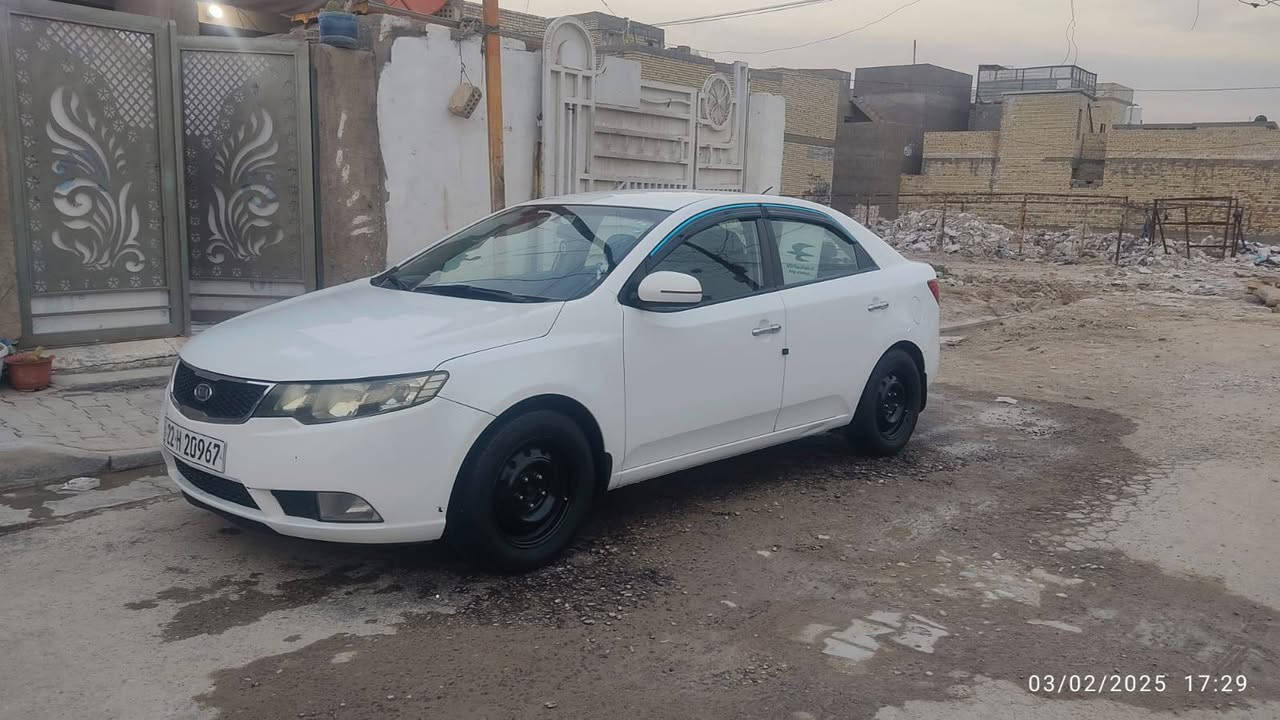 السلام عليكم
سيراتو 2012

صبغ بنيد والباقي مكفول من الصبغ

السعر١٠٥

***********
