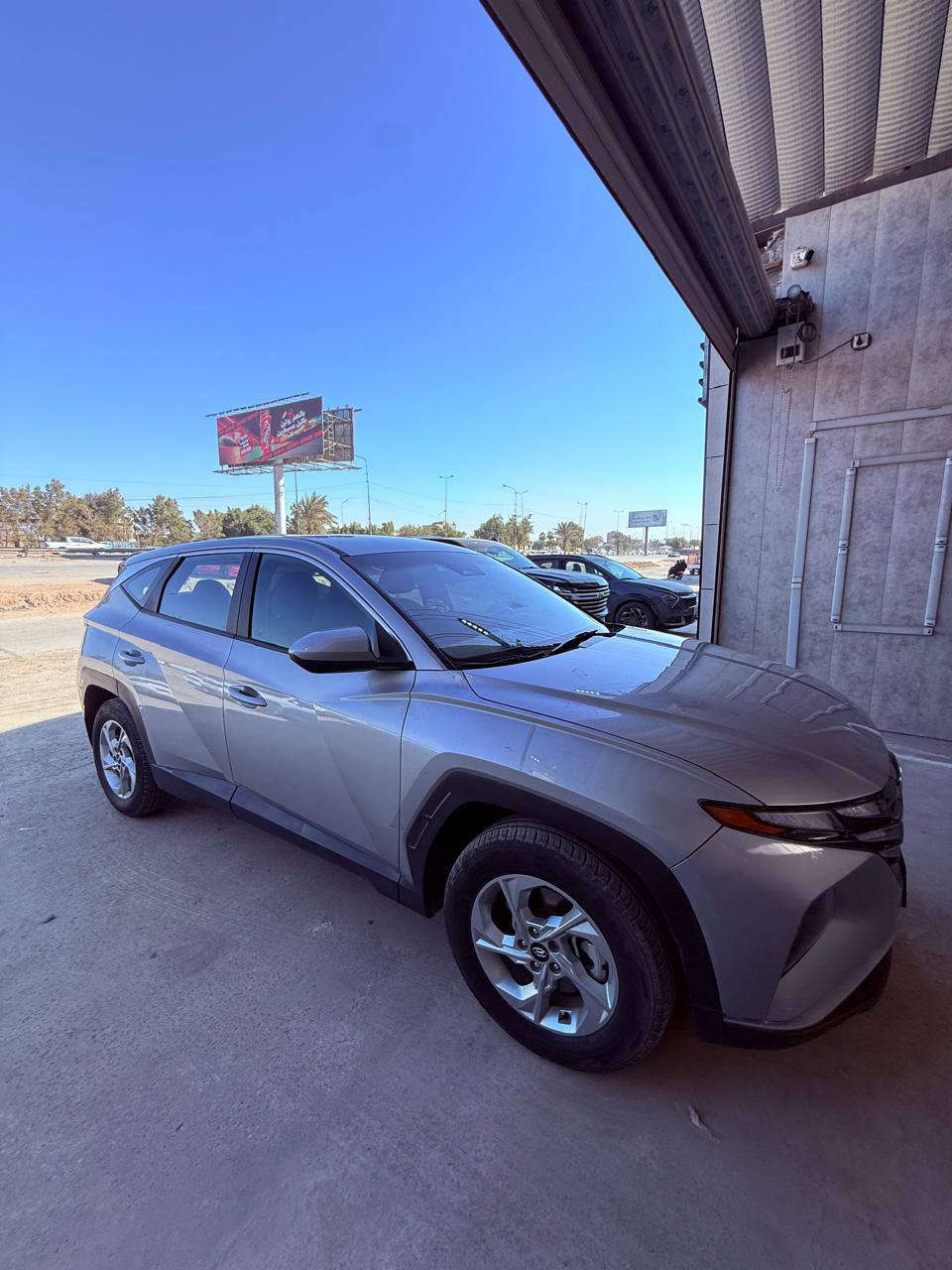 توسان 2022 فئة SE  الرقم الدولي هزه فحص جديد تحويل ثاني يوم  وارد أمريكي حادث صطحي بنيد من فوك  وربع الجاملغ والتكمه فقط    حتى الدعاميه مابيهه صبغ دواخل كله مكفوله بدون يرباك   صور الحادث بل منشور   السعر 165$ وبيهه مجال سعر النترا بلعافيه على ياخذهه سياره جديدة  مكان السياره بغداد الكرادة
للاستفسار 
                                                      وات ساب
              ‏‪‏‪0778 345 9318‬‏
مكينة 2.5L 

 
المواصفات ‼️
   

♦️تدفئة كشنات
♦️رادار امامي خلفي جانبي 
♦️اشاير 
♦️نقطة عمياء 
♦️اوتو هولد 
♦️مانع تصادم امامي خلفي 
♦️مانع انزلاق 
♦️ انظمة قيادة 
♦️هاند بريك بصمة 
♦️تبريد 
♦️لايتات ليد عدسة زينون بلادي 
♦️شاشة + كامرة خلفية دوارة 
♦️تحديد مسار 
♦️مثبت سرعة 
♦️تحكمات ستيرن
