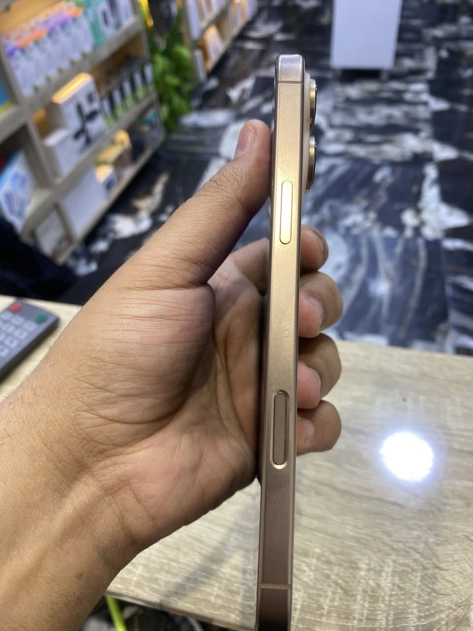 16 برو ماكس بطاريه 95
مليون و350 بدون كارتونه 
***********
