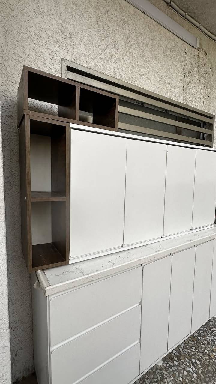 كاونتر تركي مستعمل نظيف
اربع ابواب مع ملحقات ورفوف ديكور والسطح مرمر
الطول 165 
العرض 45 
المكان بغداد جميله 
للاستفسار عن طريق الخاص


**إذا كنت صاحب هذا الإعلان وتريد حذفه لأي سبب، رجاءا أرسل رسالة إلى الدعم الفني**