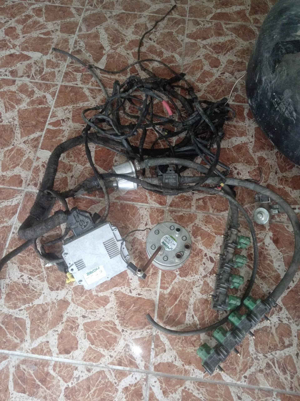 منضومەالیتالي زافلي 8 سلندرلیبع خزان 100لیترمکان سبیر
سیستەمی لیتالی 8پستن  ڵۆفرۆشتن تەنکی 100لترجی سپیر 

واتساب  ***********
