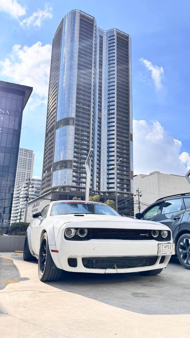 جالنجر 1/1 موديل 2013 مكينه 3600
سياره حادثها جاملغ خلفي وربع من باب السايق 
بيها مكانات الصبغ بدون لغد بدون شواصي 
مكينه 3600 
كير 5 نمر 
شاشه قلاب بلادي بلوتوث اواكس
تبريد قطعتين 
فتحه سقف 
كشن كهرباء 
شفتات ستيرن 
فول تحكم ستيرن 
تدفئه كشنات 
بصمه تشغل + ابواب 
تشغيل عن بعد 
نظام سبورت 
داخل جلد احمر 
وايد بدي 
تخم تاير + ويل كب تو سايز + سبيسرات 
بيها نواقص بسيطه لحيه امام حداديه ٨٠٪؜ 
عنوانها بغداد بسمايه + زيونه

للبيع او المراوس السعر 109 وبيها مجال بسيط 
للتواصل *********** بغداد, العراق
