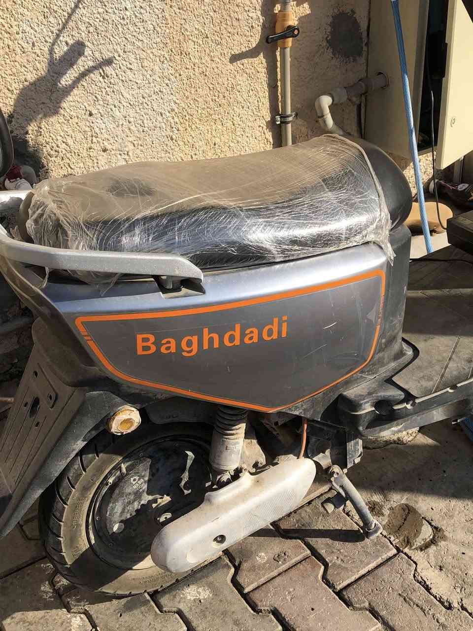 سلام عليكم 
للبيع ماطور شحن وبسعر 450 الف يحتاج فقط الى تغير البطارية اما غير ذلك لايحتاج كل الادوات شغالة من بريك الى هورن ولايت وكذلك البك 

وبي مجال للطيبين ان شاء الله 
الي يريد يتفضل للخاص


**إذا كنت صاحب هذا الإعلان وتريد حذفه لأي سبب، رجاءا أرسل رسالة إلى الدعم الفني**