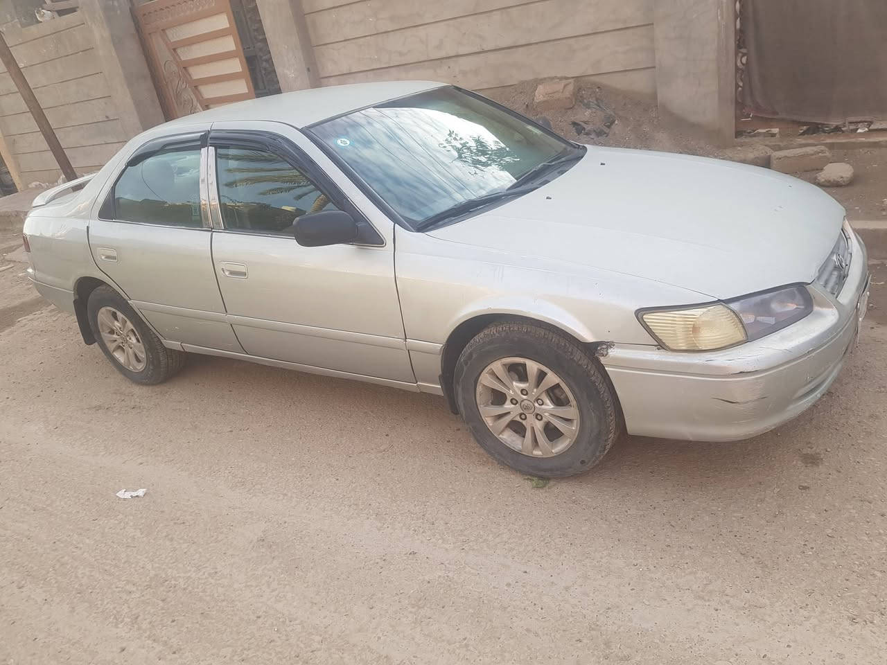 كامري ٢٠٠١
لون سلفر 
محرك ٢٢٠٠ابو الكف
كير ممتاز قبل شهرين مبدل فلتر وزيت جديد
يحتاجلها صدر خلفي فقط 
تايرات امامية جيدة 
الخلفية تحتاج تبديل 
السنوية بال٢٦ تنتهي  بإسمي السعر ٧٢ بيها مجال بسيط صلاح الدين / سامراء  ***********
