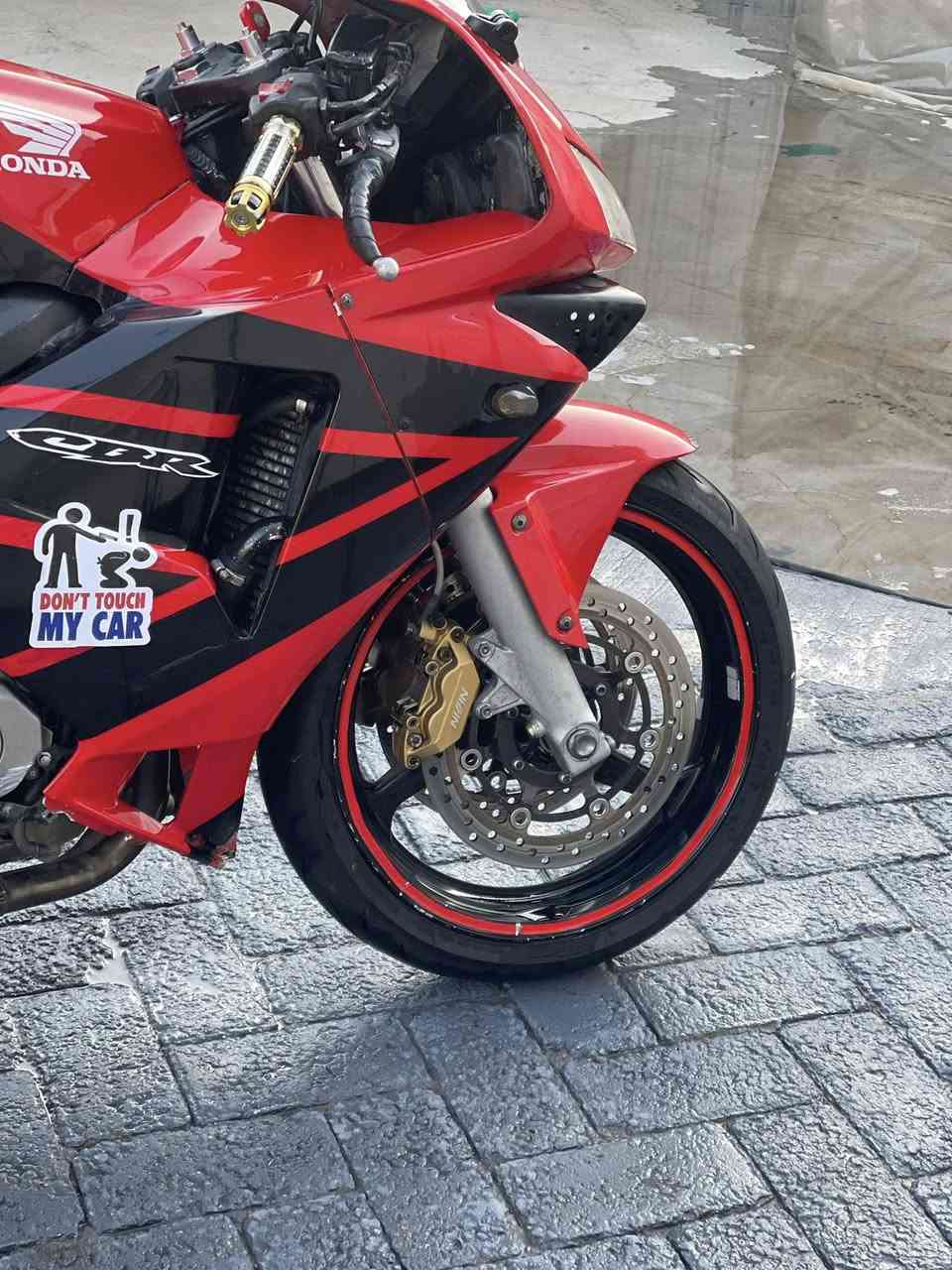 من رخصة الادمن اخوان رجاءا رجاءا فقط الشراي يخابر او يدخل خاص 
بطح للبيع
#HONDA_CBR_600RR
#هوندا_rr_600_موديل_٢٠٠٤
سرعه ٣٠٠ ✈️🚀
عداد الكتروني
4V نظام Raceing سباق
مودين قياده
٨ نوزل
٤سلندر فصله تخبل دبل اكزوز يدوي رياضي وعادي بلادي كاتم ورياضي 
مكينه تخبل كلش ناعمه ١.٢.٣.بطناش نشاط فول تاكل الكاع ادامه كامله جديده باتري ونوزلات وتنضيف بوابات وجويتر ولف راجع فيتر سنه ماطبله
#الدراجه كمرك كامل وفاتح معامله تسجيل وماشي بيها  بس حتى لا ادوخك ودوخني ابيعك كمرك يعجبك تكمل معامله وتسجلها انبار من ينفتح بكيفك يعجبك تاخذ لكمرك وتسجلها غير محافظه هم بكيفك اني ابيعك كمرك كامل وحسب الأصول الدراجه سعرها كلش مناسب ومال بيع  وماكو هيج اسعار بس متوازي واريد ابيع سعرها 29 وبيها مجال كلش بسيط
مكانها انبار رمادي***********
