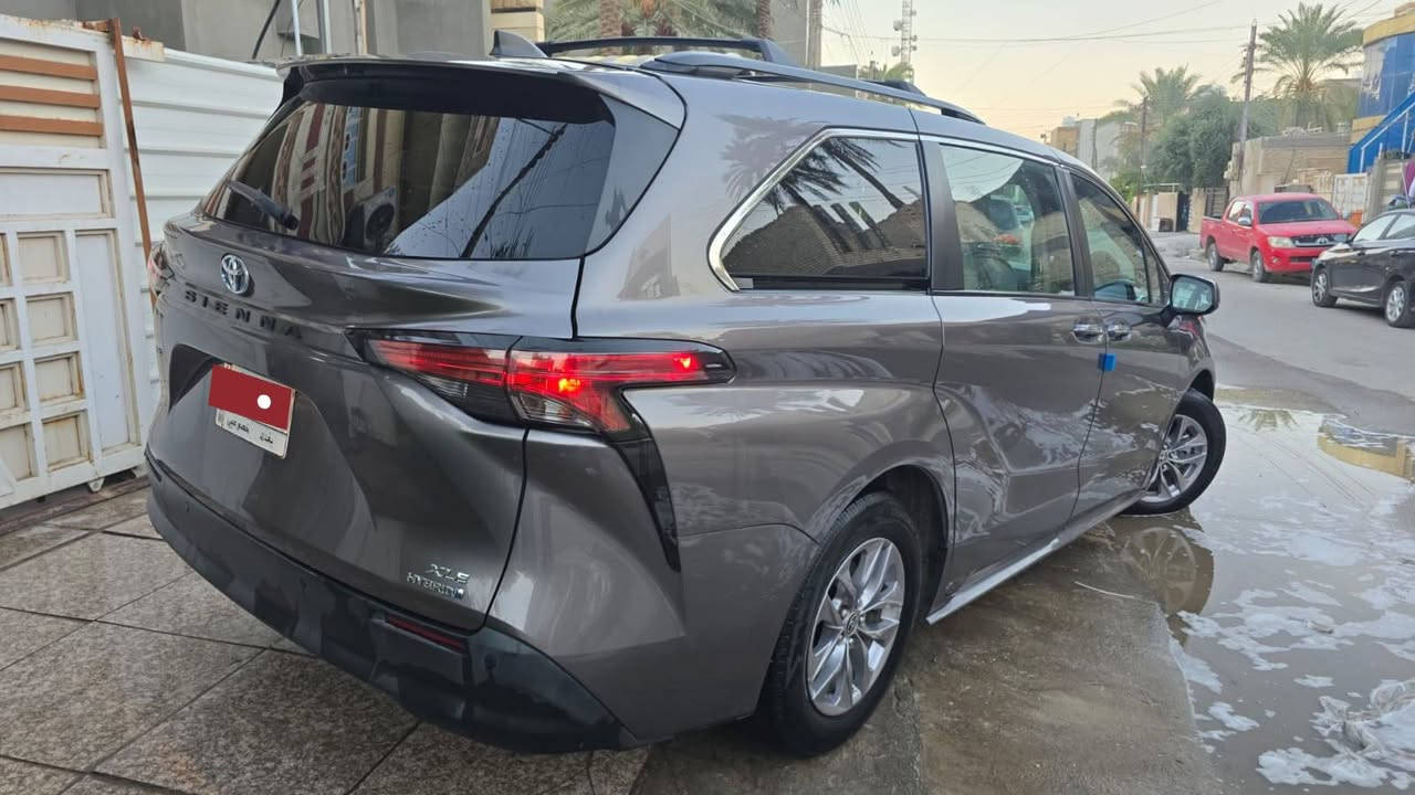 السلام عليكم
تيوتا سيينا 
هايبرد 2.5l
موديل 2022
فئة Xle
بصمة
فتحة
كراسي جلد
تدفئة مقاعد
رادارات 360 ( نقاط عمياء و رادار امامي و خلفي)
حساسات امامي خلفي
كشافات ضباب
شحن لاسلكي
و باقي المواصفات معروفة
السيارة وارد امريكي كلين
ايرباكات كلها سليمة
رقم السيارة بغداد بأسمي
السعر 325
***********
