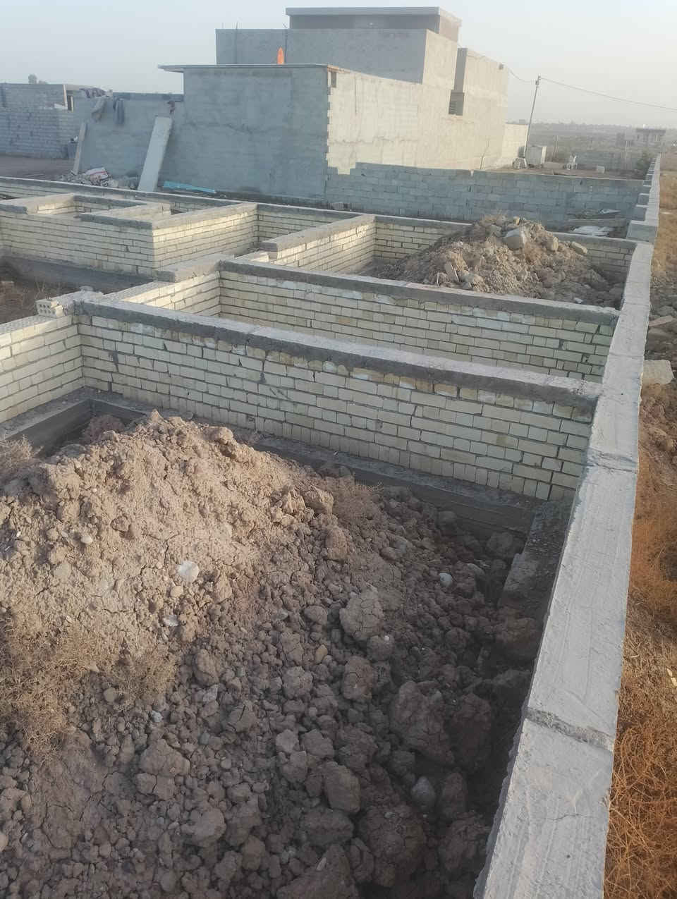 السلام عليكم بتلو ٢٥٠ متر طابو سند ٢٥ السياحي مقابل بانزيخانه أبو زياد الرقم ***********
