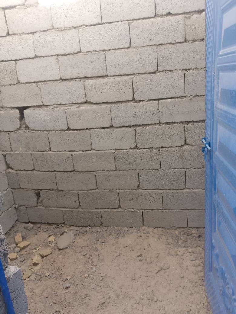 بيت للبيع العنوان الغراف قرب النبراز 
المساحه 150 
غرفه وصاله ومطبخ وصحيات 
الغرفه طول 5العرض 4
الصاله طول 6 العرض 4
المطبخ طول 4والعرض 4 
الديوانيه ما كامله 
البناء حديث بلوك كئربائي 
وماي وكئرباء 

معه شيلمان 16 قطعه 
ودبل طابوك 
و250 بلوكه 

التفاصيل اكثر التصال عبر الرقم 

واتساب ***********
