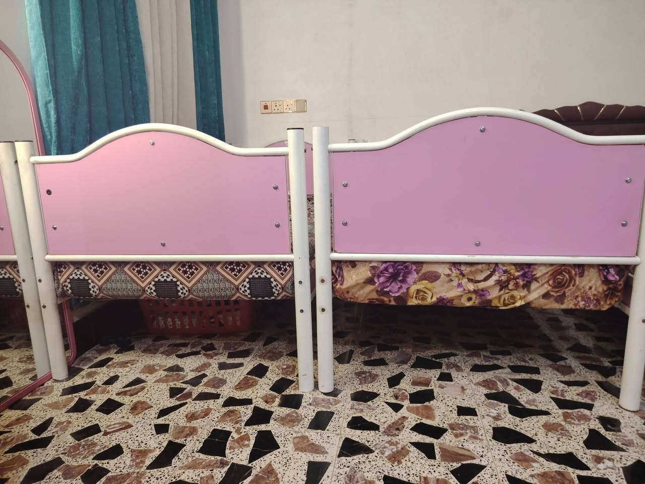 جرابي تركي عدد 2 نضيفات
بسعر 100 الف 
***********
