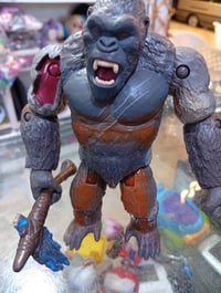 غودزيلا • للبيع