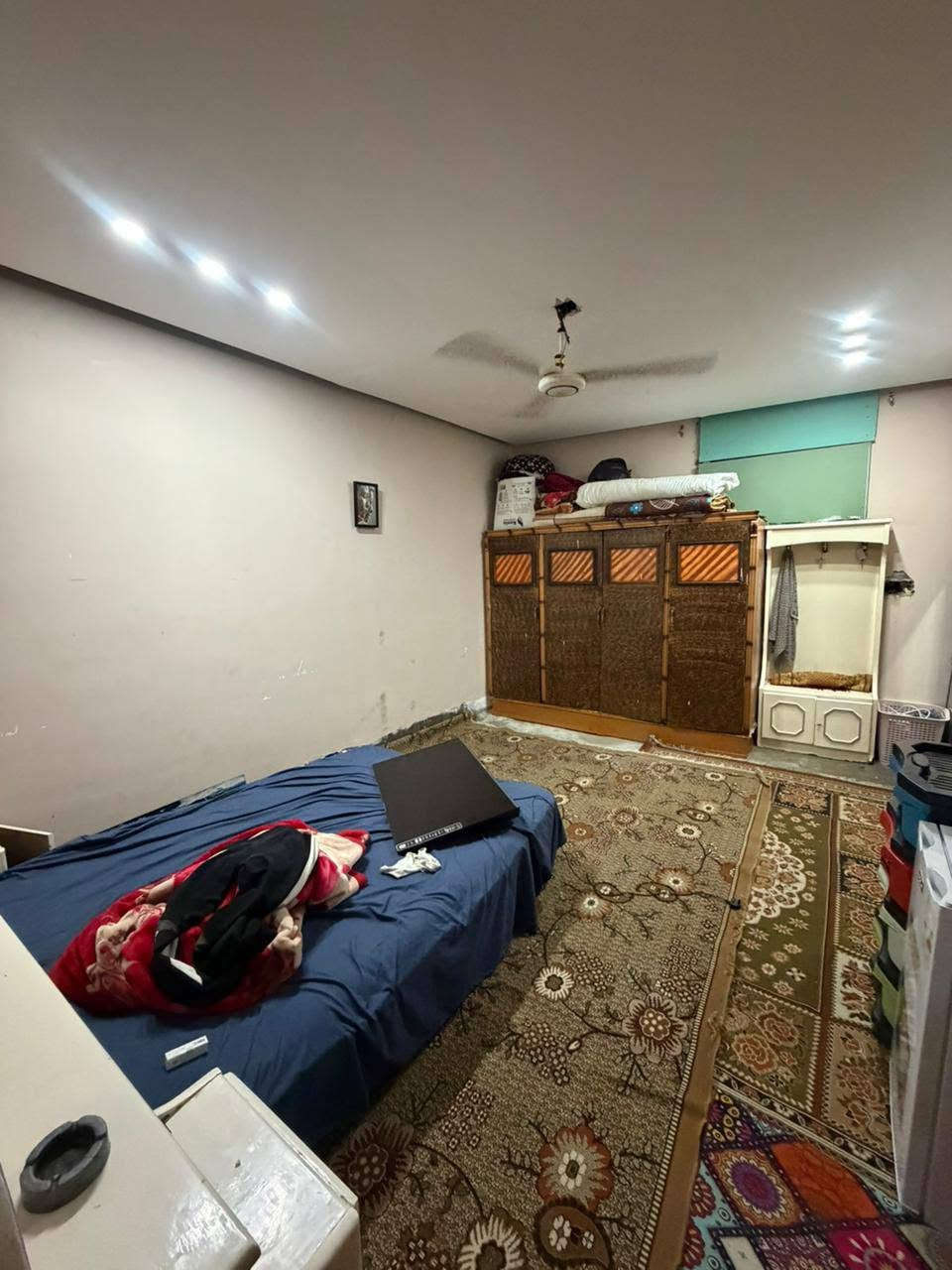 السلام عليكم 
يتوفر بيت زراعي مساحة  150 زراعي مكاتبة فقط. 
يتكون البيت من 3غرف وصالة ومطبخ وصحيات وطارمة واساس ستقبال السعر 16مليون
كافة الخدمات متوفرة
منطقة الجربوعية الاولى منطقة سيد ستار


**إذا كنت صاحب هذا الإعلان وتريد حذفه لأي سبب، رجاءا أرسل رسالة إلى الدعم الفني**