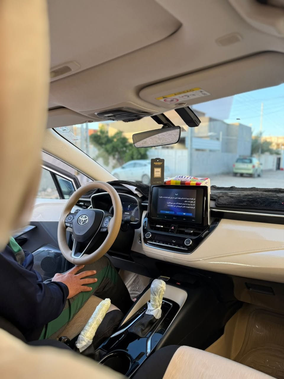 السلام عليكم سيارة كورلا 2025شركة سازز مكفولة فول مواصفات سيارة بيت ليس بيع وشراء سعره 195مكاني الرمادي 5كيلو رقم الهاتف ***********
