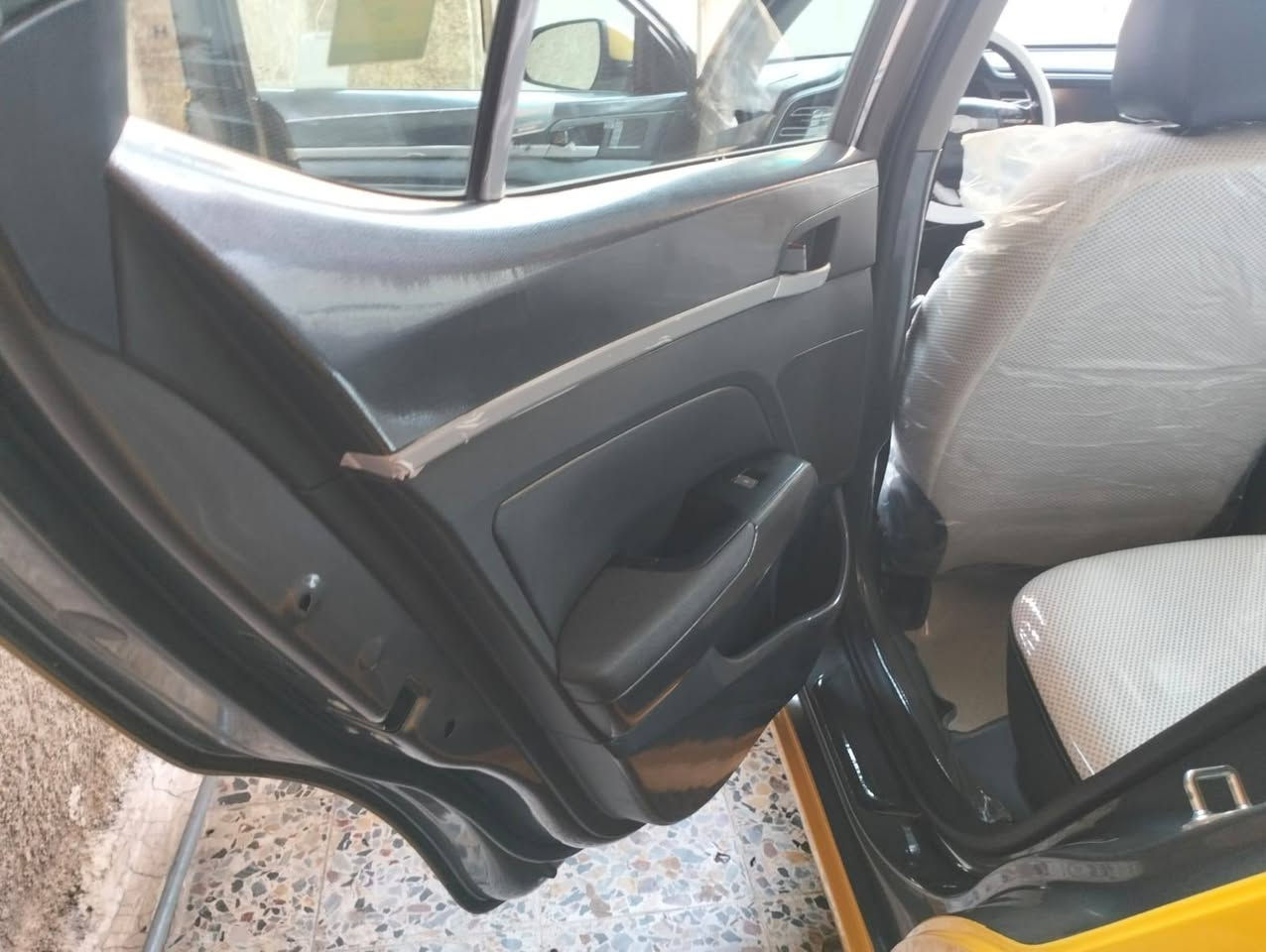 هونداي النترا موديل 2020 كير cvtوارد امريكي صور الحادث بالمنشور  بدون لغد ولا شاصي ليبل واحد  ماشيه 63mm
حجم المحرك 2000  فول لمتدد 1/1 
بصمه ابواب بصمة صندوق
رادار امامي رادار جانبي رادار خلفي
تحكم ستيرن مري قلاب
شاشة 
كامره دواره كشنات خزن
تدفئه تبريد منفصل  
لايتات زنون  4عدسات انظمه قياده3
لد امامي خلفي شحن واير لس 
تخم تاير جديد
دوشمه جديده
مكان السيارة بغداد
رقم بغداد  الماني بسمي تحويل ثاني يوم  مصفره هيئه وغرامات وهزه155وبيه مجال
أي استفسار  ***********
