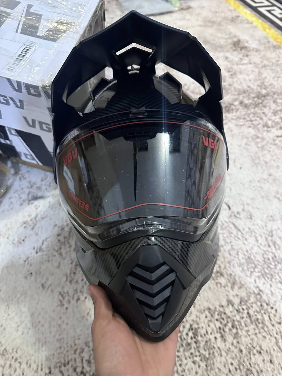 سلام عليكم خوذه VGV غير مستعمله
قياس ميديم M
*********** واتساب 
توصيل جميع المحافظات
