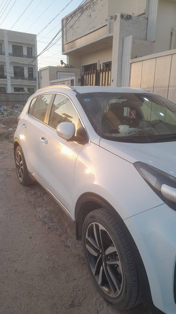 سبورتج موديل 21 ماشيه 100 مكفوله من الصبغ بيها بس بارد قليل مكاني بغداد السيديه السعر 200 وبيها مجال قليل***********
