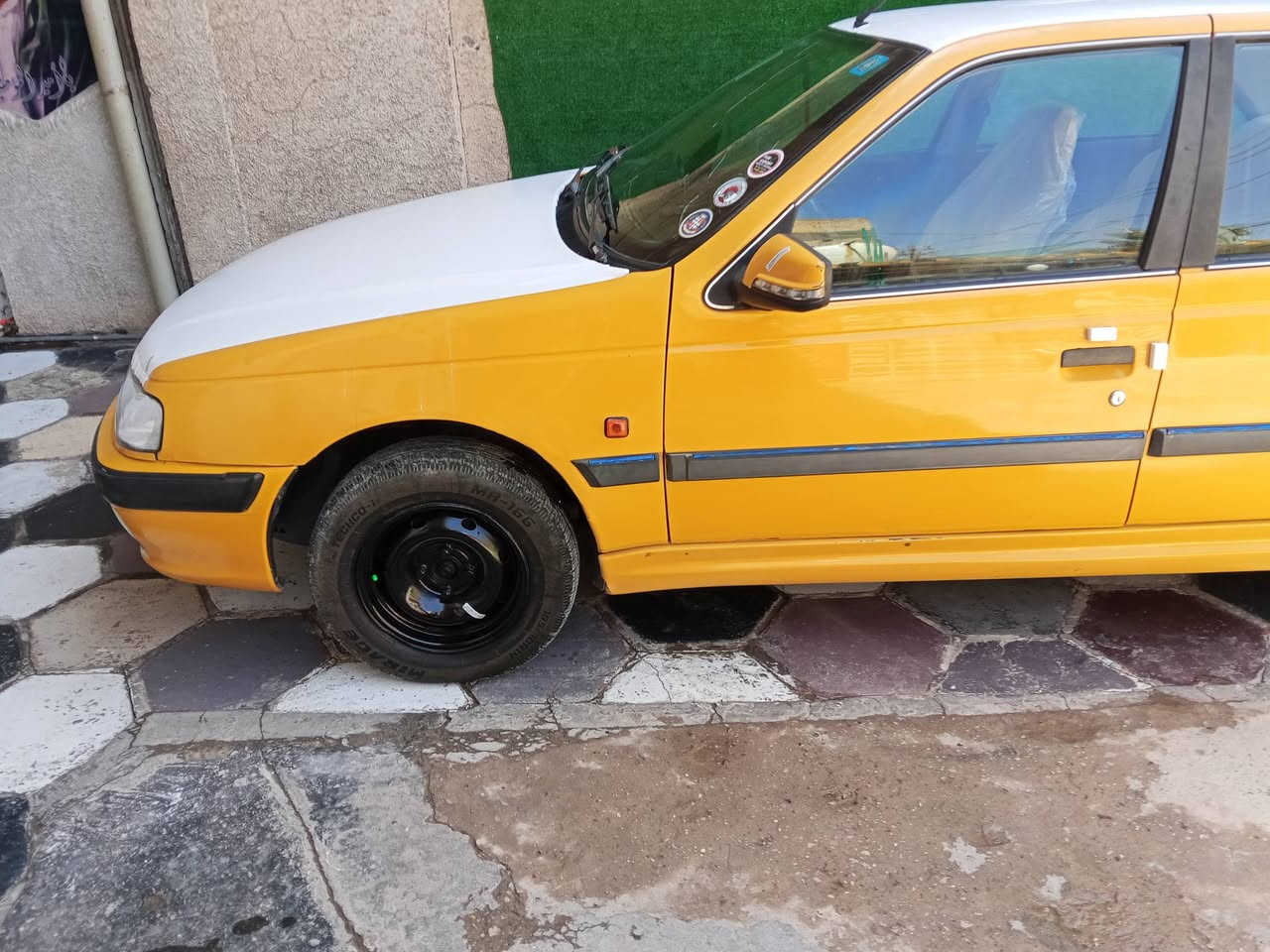 سلام عليكم من رخصت الادمن سياره بارص للبيع موديل 15 كير مكينه تمام الحمد لله ترايك وين ما يعجبك الكشر بيها ضربه جاملغ خلفي فقط باقي سياره مكفوله صدر امامي خلفي كله جديد تخم تاير جديد سياره امانت الله حلوه ونضيفه الحمد الله سنتر لوك غرفتها جديده تبريد فقط الوجه مال الكمبريسر كهربائيات كلها شغاله مصفره من كلشي سنويه لحد 28 مشروع وطني تحويل يوم الي يعجبك السعر المطلوب 35 وبيها مجال مكاني بغداد الامين ثانيه رقم ***********
