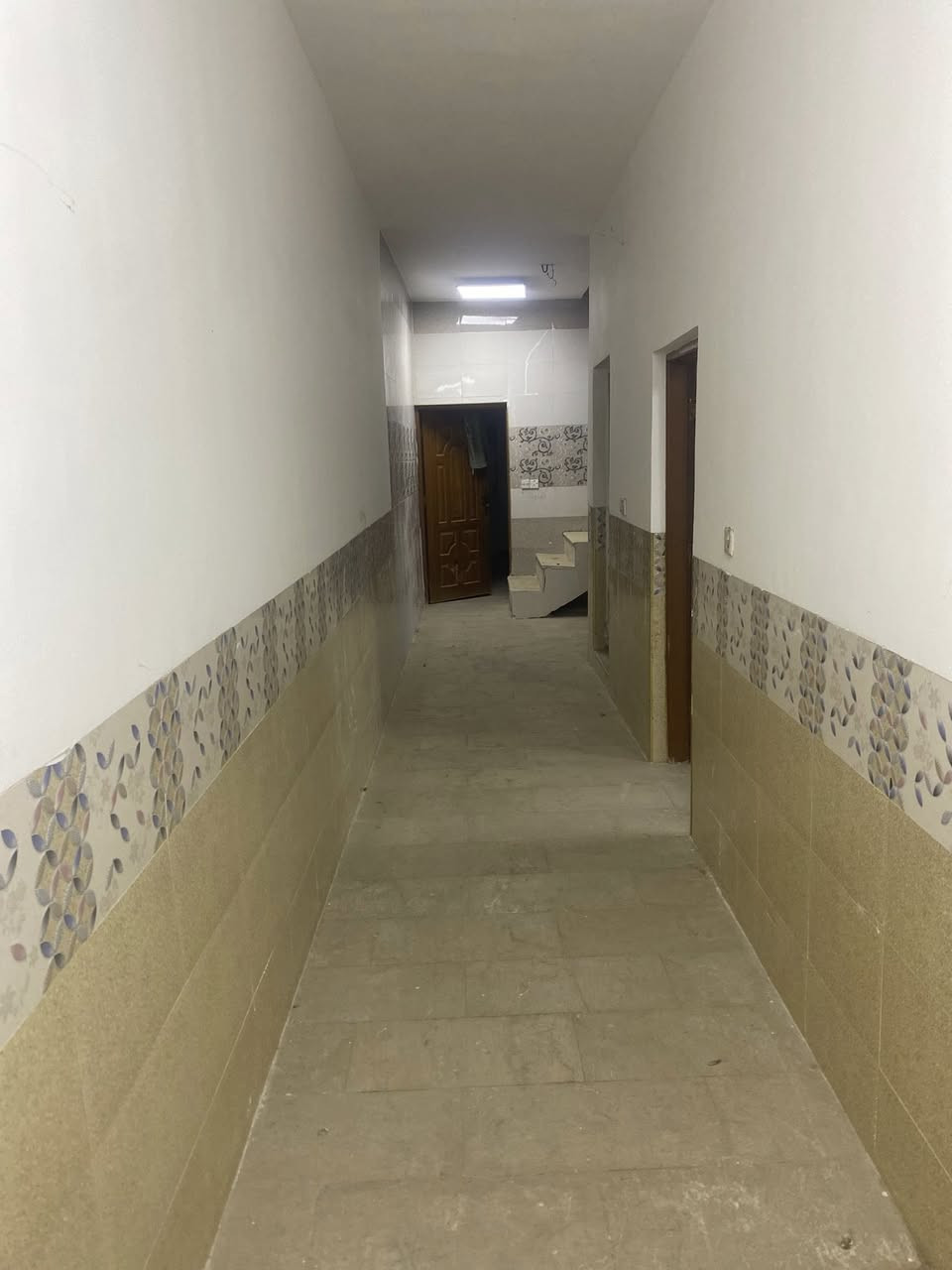 سلام عليكم بيت للبيع مساحه 100 م طابقين الأول مسلح صب كونكريت وطابق الثاني سندويج حيطان وسكف موقع البيت شعب حي البساتين حي السلام بلقرب من سريع القناء خدمات المنطقه ماي مجاري كهرباء إنترنيت تبليط نوع العقار سند اصفر / سعر 58 مليون وبي مجال للاستفسار ***********
