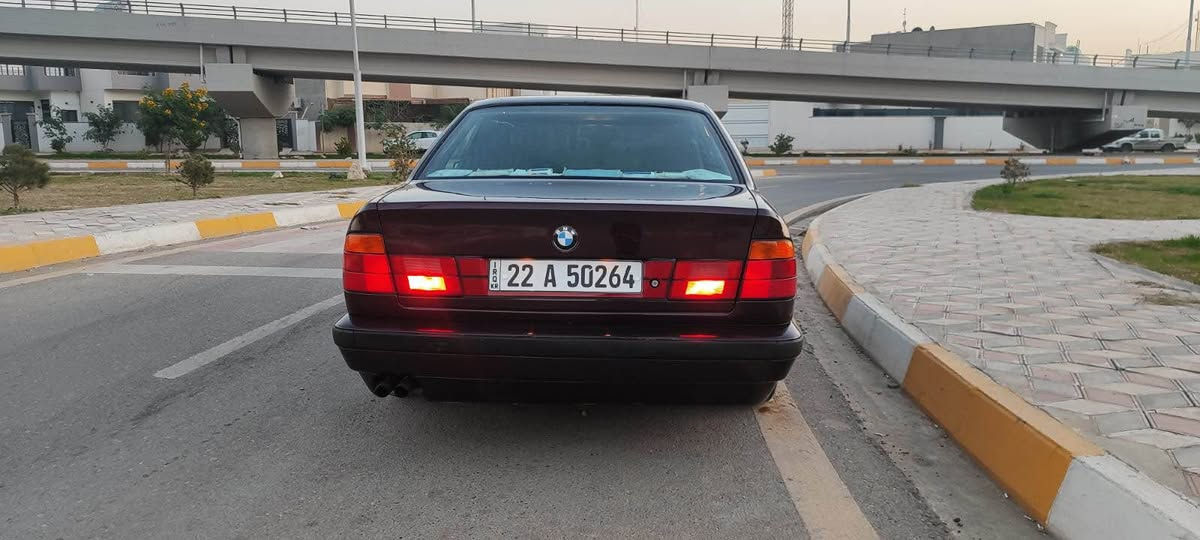 بي ام موديل 93 سياره فول فول بس مو سلايت بجم عريض دوخل جلد + صاج بلادي اصل سياره 525iA رقم اربيل دولي شنويه لحد 31 بي دفتر بنزين بسمي سياره قفل مركزي باو شنتر لوك برده خلفي بلادي كلها بشرط بيع سباره بدون ضرر مكان سياره كركوك حي عسكري اتصل 
‭0770 106 4868‬ كركوك, العراق
