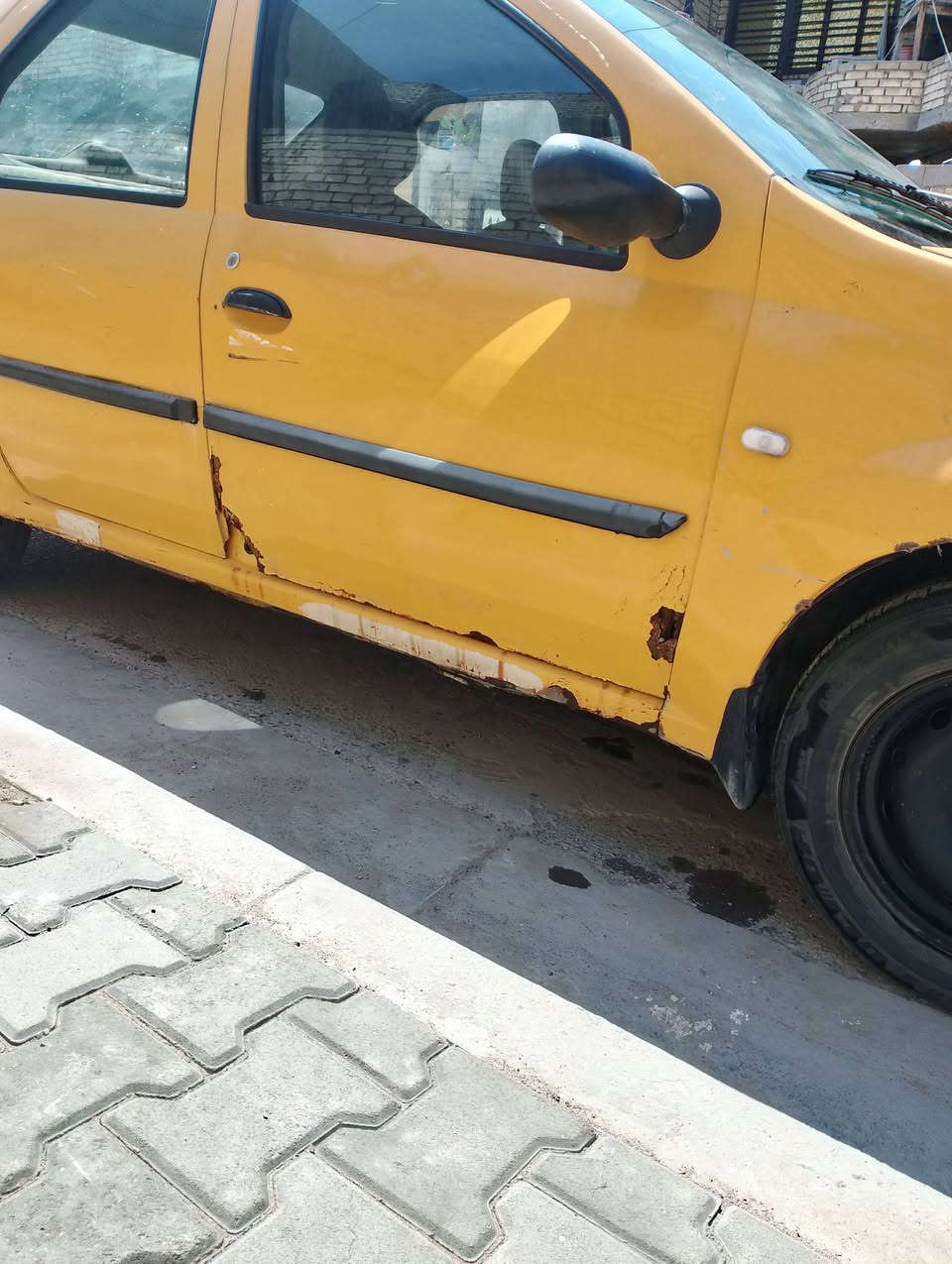 السلام عليكم رينو للبيع 2009 مكان جسر ديالى القديم سعر 15 ورقه مطلوبه 500 راعيها يريد تحويل***********
