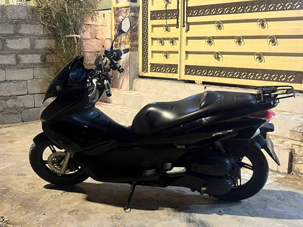 السلام عليكم pcx. للبيع كفاله شلعه ومعدل ما بيها برغي نقص مكينه 150cc  دراجه بلحقيقه احلى من صور 
ديالى بعقوبه السعر خاص ♥️
***********
