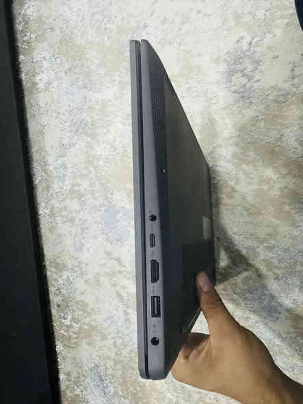 السلام عليكم للبيع لابتوب نوع lenovo اصداد سنة ٢٠٢٢ نضافة ١٠٠ ٪؜ 
المواصفات 
المعالج cor7 جيل 11 
الذاكرة ٢٠ كيكا RAM
الهارد 1 تيرا 
Windos 11
السعر اخذتة ١٫٢٥٠ قبل ٣ سنوات هسة رايدة ٥٠٠ الف 
للاستفسار الاتصال ***********

