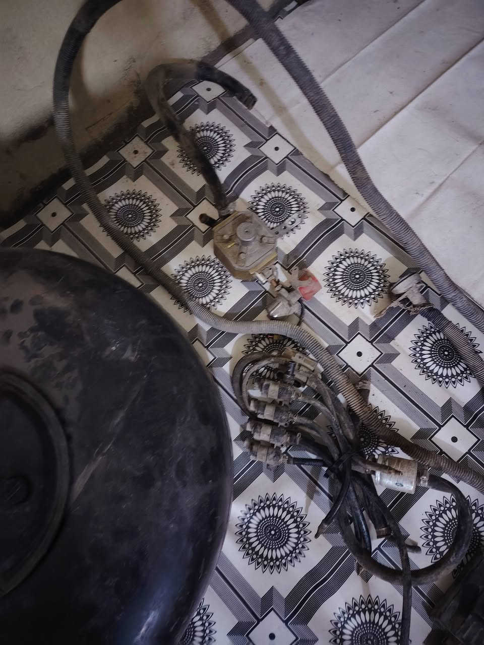 سلام عليكم منضومه غاز 4سلندر 60لتر كامله شرط شغل غراضه كله حته الفيش ول وايرات فتحته من سيارتي مكاني بغداد نهروان سعر 225بيه مجال ***********
