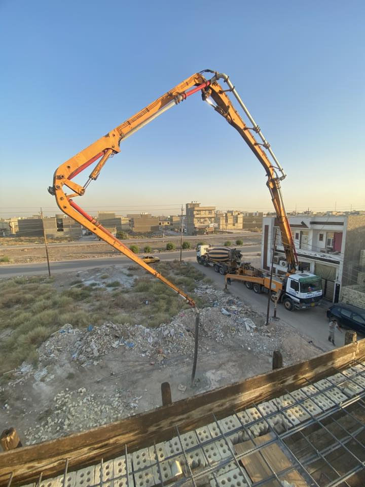 #يعلن مكتب #القلعة#للبناء والمقاولات
#عرض بناء الهيكل وتسليم مفتاح 
العرض الأول (الفضي) : سعر بناء هيكل 200الف وتسليم مفتاح 450الف 
العرض الثاني (الذهبي ) : سعر بناء هيكل 215الف وتسليم مفتاح 550الف 
العرض الثالث (الماسي) Vip: سعر بناء هيكل 230الف وتسليم مفتاح 700الف 
مواصفات العمل 
-حفر الارض 40 سم .
-فرش طبقة من السبيس ويحدل بحادلة 20 طن .
-رش مادة الكلوردين فايروسي المضادة للارضة والحشرات.
-فرش نايلون زراعي بعد الحدل .
-صبة نظافة (بلاندنك)
-عمل منظومة مجاري متكاملة حسب المخطط بأنابيب (4 انج) امل الشريف او سمارت (((ميكانيك)))
-تسليح الاساس مع جسور حسب المخططات الانشائية .
-صب الأساس  الرفت بارتفاع (40 سم) او حسب عدد الطوابق صب مركزي C35 .
-ارتفاع الطابق الارضي 3.2 متر صافي و الطابق الثاني 3 متر صافي  او حسب الاتفاق .
-البناء وتقطيع البيت بواسطة الطابوق الجمهوري الاصفر  حسب المخططات الانشائية و من حق الزبون طلب نوع طابوق خاص. 
-صب السقف بارتفاع (20 سم) مع عمل رباط فوق الاضلع 30 سم لكل الطوابق.
-صب الطابق الثاني بنفس مواصفات الطابق الأرضي مع التقطيع حسب المخطط.
-ارتفاع الستارة (120 سم) مع ارتفاع السياج (180 سم) او حسب الاتفاق .
الاسعار تشمل مساحة 100 م واكثر وبمعدل طابقين او اكثر .
المساحات اقل من 100 م تنفذ قطعي حسب الاتفاق
 الذرعةللسقوف  فقط (( العمل بنظام النقد فقط ))
ملاحظة:يتم العمل بأشراف كوادر هندسية مختصة 
والتشطيب حسب درجة البناء (العمل في محافظة بغداد فقط)
للاستفسار : ***********
                 ***********
                  ***********
زيارة موقعنا : بغداد الدورة البوعيثة مجمع العدل الاول
