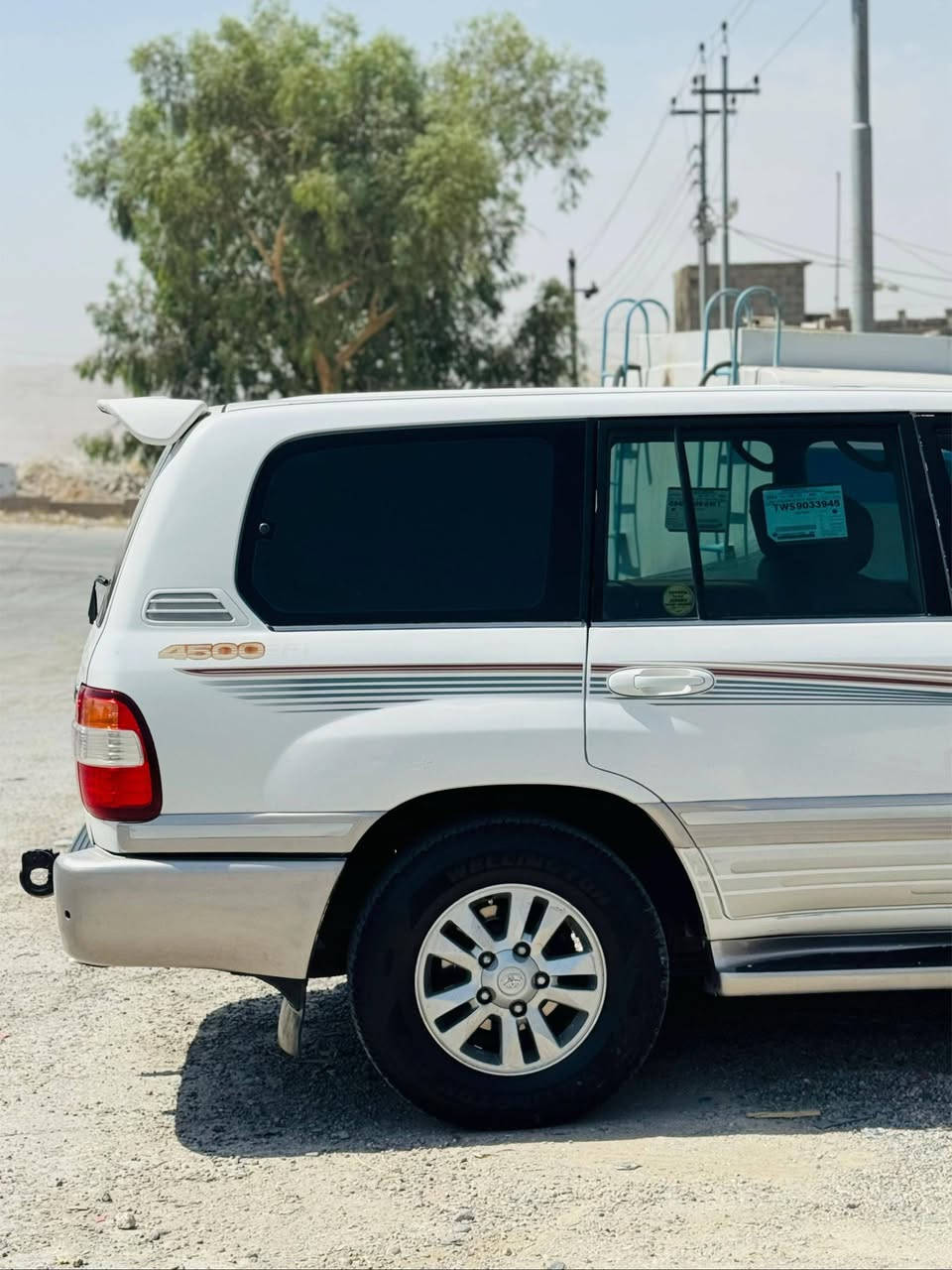 لاندكروزر2006  gxrسيارة جاهزة من كلشي رقم سلێمانی المكان دربندیخان   كله مكفول تبريد تلث قطع ثلاجه سيارة سياره كلش حلوه داخلها جدا  رقم الهاتف ***********
