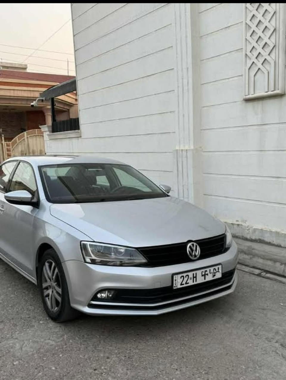 السلام عليكم
جيتا2016 خليجي محرك 2000 تنفس طبيعي رقم اربيل باسمي سنويه لل28
كامله بدون نقص سياره جديده 
السعر 130 للاتصال ***********
