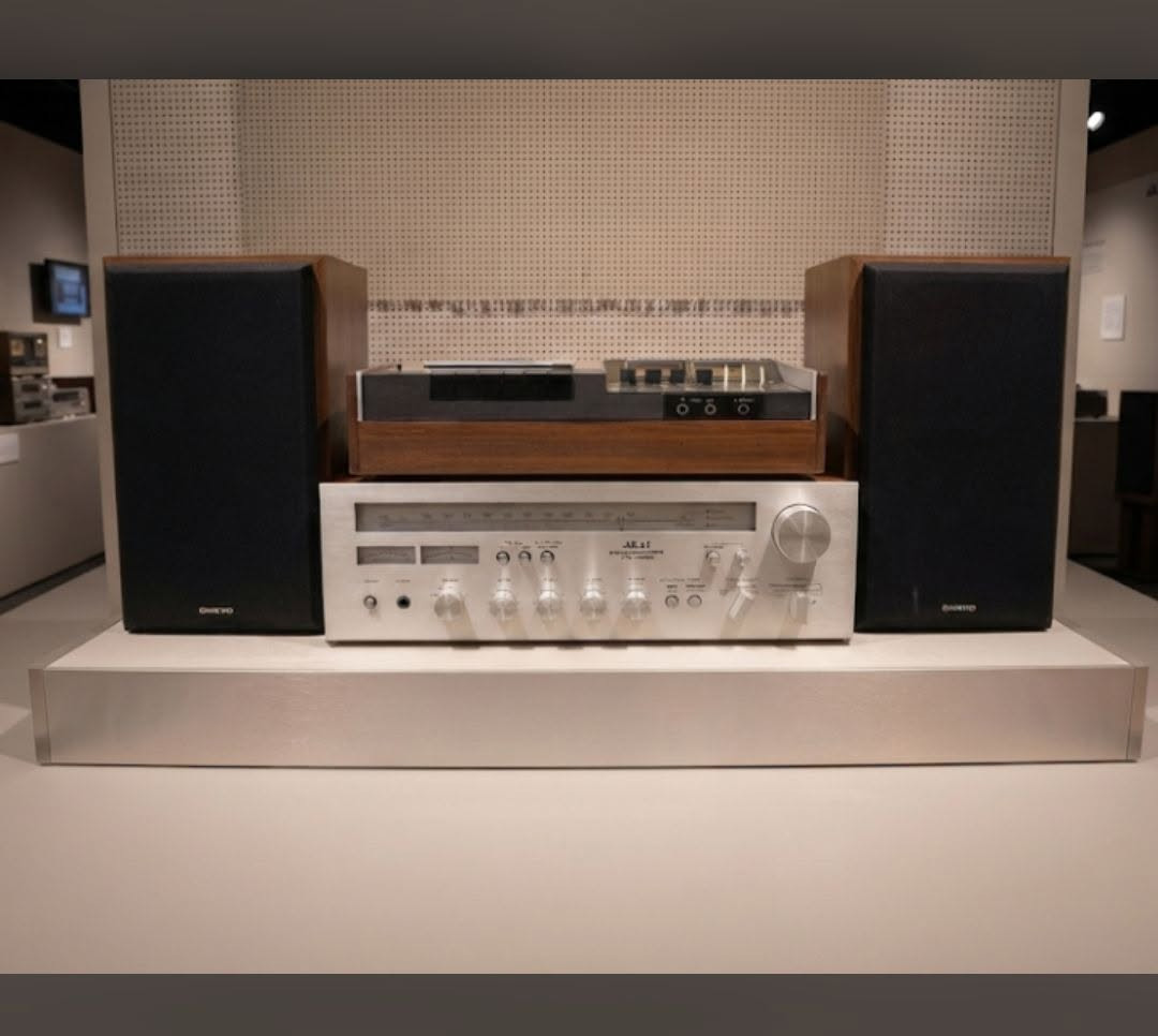 للبيع ٤٥٠ الف 
#للبيع | منظومة صوتية كلاسيكية يابانية أصلية (Vintage Hi-Fi) طقم صوتي كلاسيكي بحالة جيدة، مناسب لعشاق الصوت النقي والأجهزة التراثية.

🔹 يتكون من:

١. سماعتان ONKYO يابانيتان أصليتان.
٢. أمبليفاير AKAI ستيريو كلاسيكي مع راديو AM/FM.
٣. جهاز كاسيت مستقل مع عدادات VU وتسجيل وتشغيل.

المميزات: 
✔️ صناعة يابانية أصلية. 
✔️ صوت نقي وقوي. 
✔️ تصميم كلاسيكي فاخر بلمسات خشبية. 
✔️ مناسب للاستخدام المنزلي أو لهواة جمع الأجهزة الكلاسيكية.

📍السعر :  ٤٥٠ الف عراقي. 
📍العنوان : بغداد- حي اور. 

للاستفسار أو طلب صور وفيديو للتشغيل، يرجى التواصل على الخاص الرقم (واتساب) ادناه.

***********
