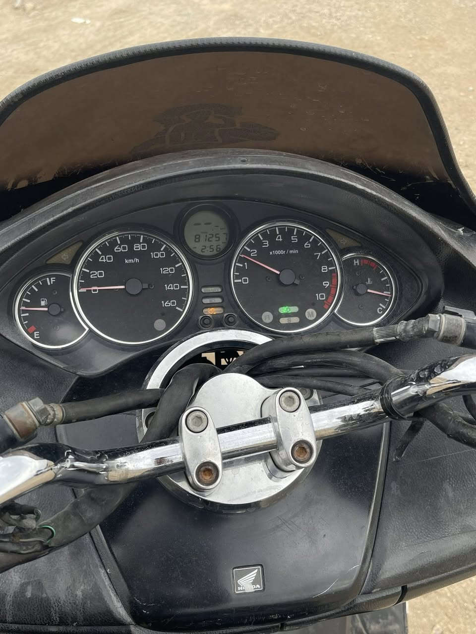 سلام عليكم 
فورزه 08 
كير ملغي 
محرك خير من الله نكره سلف بكل وقت
چويتر شرط واحد و نص
كهربائيات شغاله 
نقصه جاملغ امامي فقط 
 دراجه ناعمه و صافيه بالعافيه على الي ياخذه 
سعره 650 بيه مجال 
مكاني كوت 
***********
