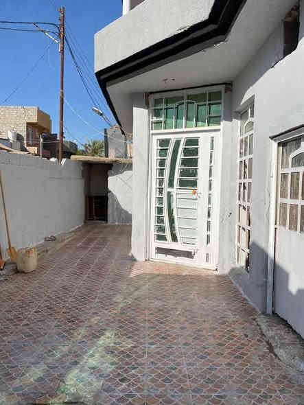 سلام عليكم بيت للبيع موقع 7نيسان دور ضباط قرب سواق قصي
مساحة 280الكلي 360
سند 25
بناء طابوك. بناء قديم شويه 
للبيع فقط 
سعر 150وبي مجال 
رقم واتساب 
***********
