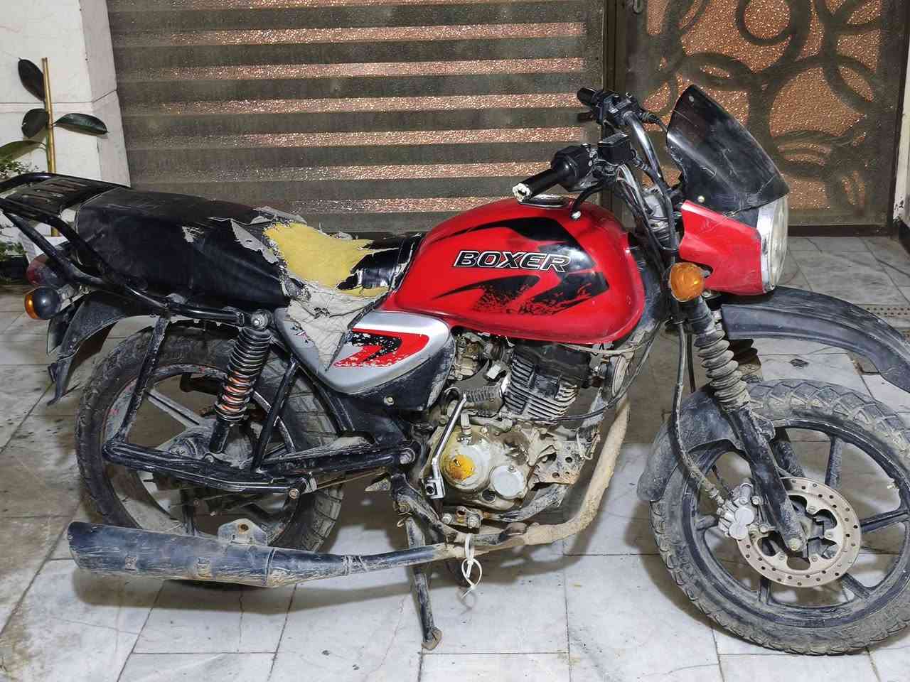 دراجة بوكسر 2021
مرقمة 
و امجفتة 
العنوان بغداد بلديات 
رقم التواصل فقط واتساب ***********
