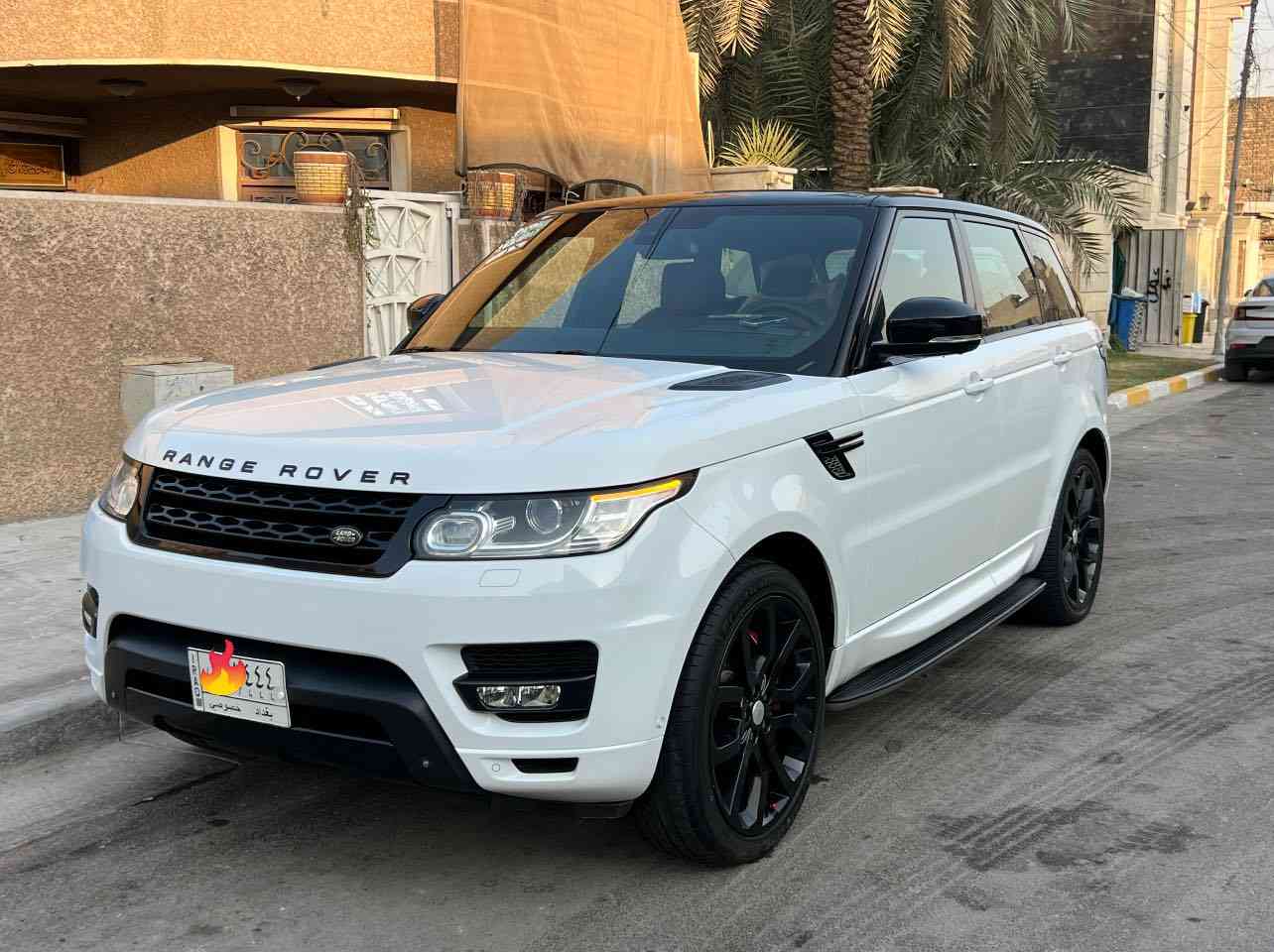 السلام عليكم ….
🔺رانج روڤر اوتوبايغرافي ..داينميك 
🔻موديل:2014 
🔹ماشية: 88 الف كيلو بعدها جديدة لوكك
🔸8 سلندر سوبر 
🔷كير مكينة بشرط مكفولات برغي ممفتوح بيها .👍🏼
مواصفات : فول  ميحتاج اذكرها كلها ( بانوراما ،، ابواب شفط ، شاشات خلفية،، كامرات ٣٦٠،،كشنات امامي خلفي تدفئة تبريد،، وباقي مواصفات الرانج الفول )

🔶السيارة خليجية وكالة بدون تبديل بيها بخ بربع جاملغ خلفي والباب الخلفي بدون فتح ..

🟥عليها سيرفس كامل وكلشي مفاتح ولا مبدل بيها ( لاتنقص ميي ولا دهن..) على وضع الشركة ميكانيك ..جوبلسات بلاديه لا مفتوح ولا مبدل ..تايرات برجستون اصليات وكالة..
السيارة كلش جديدة تاخذها ربع متصرف عليها 

📍مكان السيارة : بغداد شارع فلسطين…

☎️شراي خابر وتدلل : ***********
وبي واتساب ♥️
