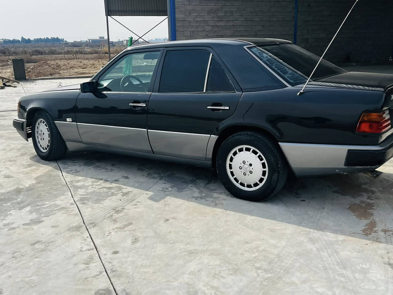 سلام عليكم مارسدس موديل 1991 محدث بچم بيبي شبح سياره جاهزه مكينه بلاديه رقم وسنويه جديد تحويل ثاني يوم منضومه زنون عالي وناصي تبريد ثلج ❄️ كهربائيات كله شغاله للستفسار *********** سعر 67بيه مجال قليل
