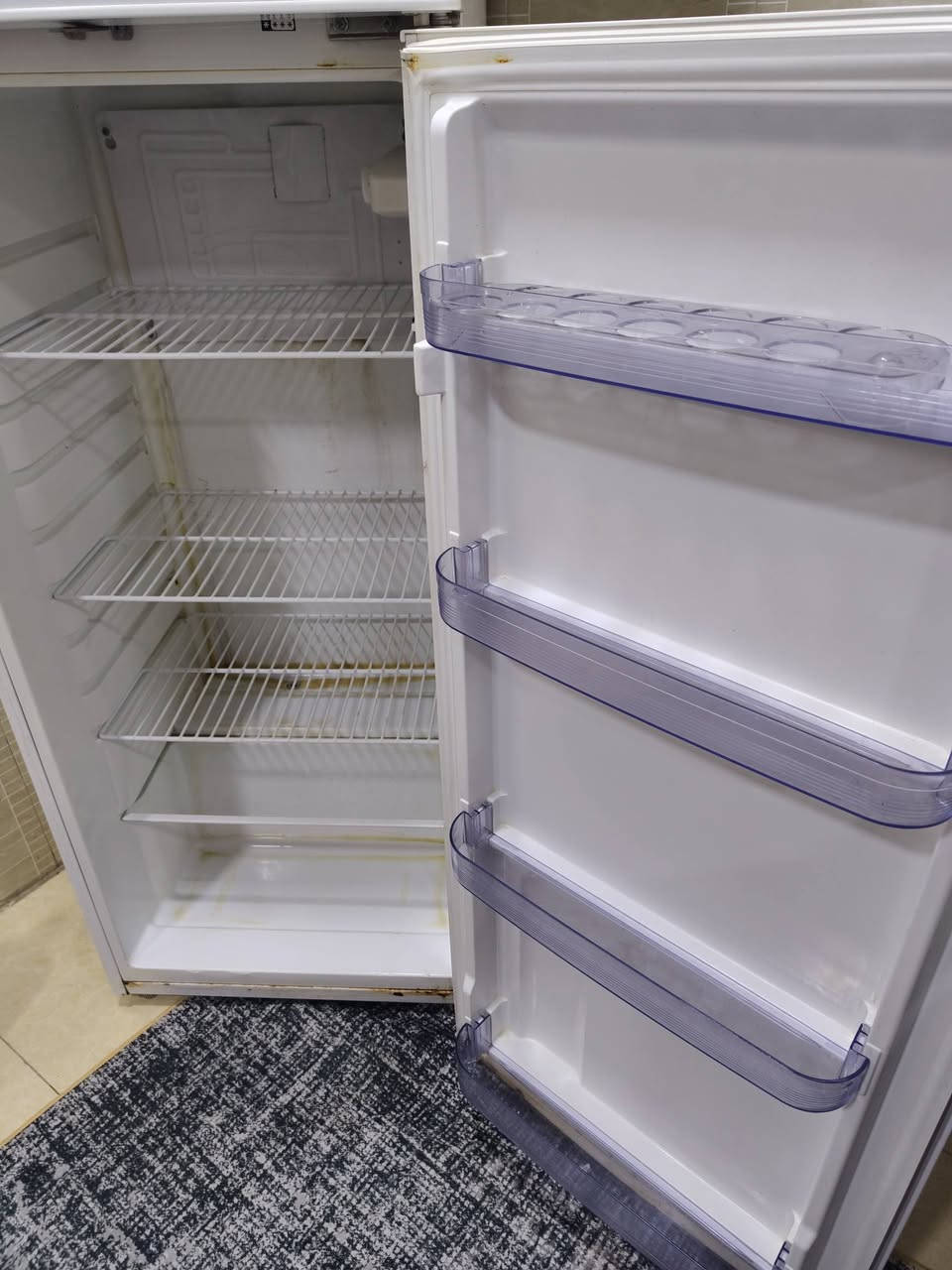 ثلاجه للبيع مستعمله اخت الجديده 
السعر 175


**إذا كنت صاحب هذا الإعلان وتريد حذفه لأي سبب، رجاءا أرسل رسالة إلى الدعم الفني**