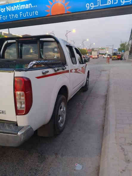 السلام عليكم نيسان نيفارا للبيع موديل 2009 محور كير ومحرك بطة 2500 اوتوماتيك السعر 100$ وبيها مجال للاتصال ***********
