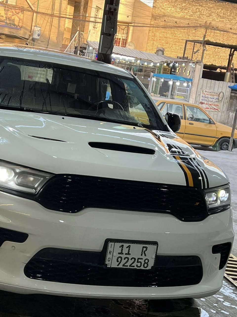 السلام عليكم
دورنگو 2023 اورنج ادشن 
R/T 5700 cc فول مواصفات 1/1
ماشية 15 الف
تبديل بيبان ثنين خلفية وجاملغ امامي بلادي نفس اللون  
بدون دواخل . 
وبدون ايرباك
السياره فول 1/1 مواصفاتها معروفة 
كشنات منفصل 
فول رادارات 
توقف ذاتي 
سيارة مناقصها شي وجاهزة من جميع النواحي 
عليها ادامة كاملة من كلشي 
رقم الشاصي :
1c4sdjct3pc601366
رقم بغداد بأسمي 
السعر 320$
***********
