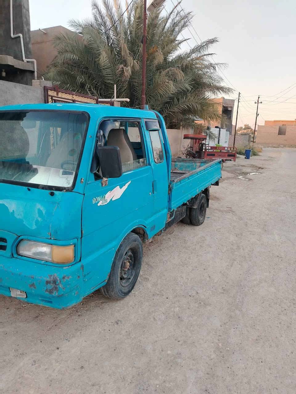 كيا بنكو موديل 95للبيع محرك وكير كفاله اما كشر انته بنفسك تشوف السياره ب مدينه عنه
الرقم ***********
